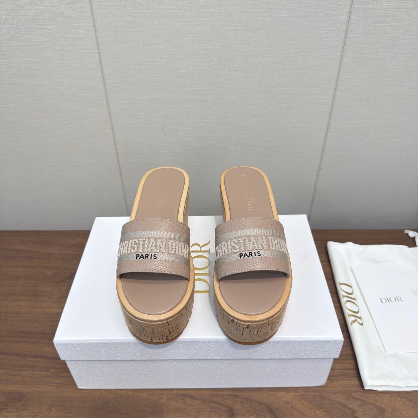 D5763 Dior 26ss – New spring/summer slippers with thick soles — image 1