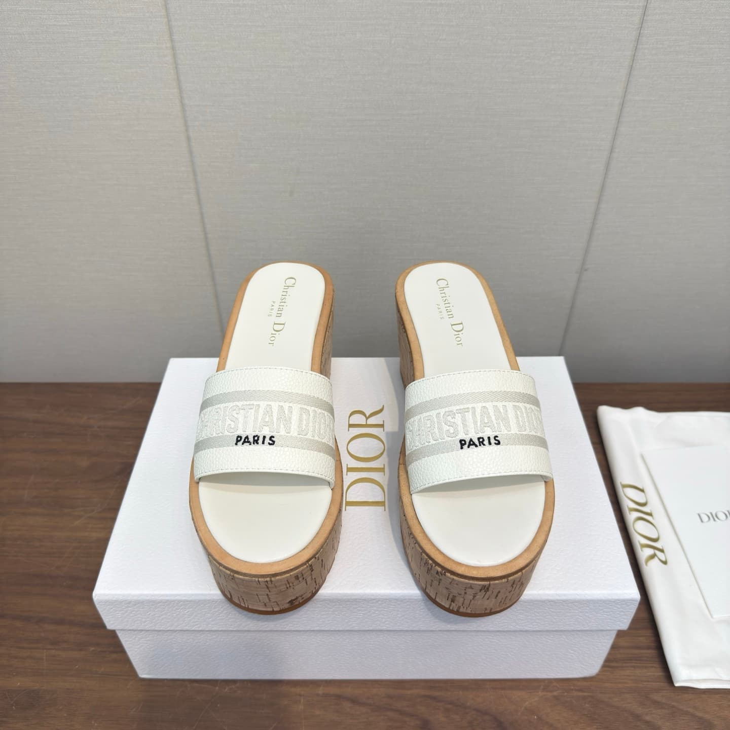 D5762 Dior 26ss – New spring/summer slippers with thick soles — image 1
