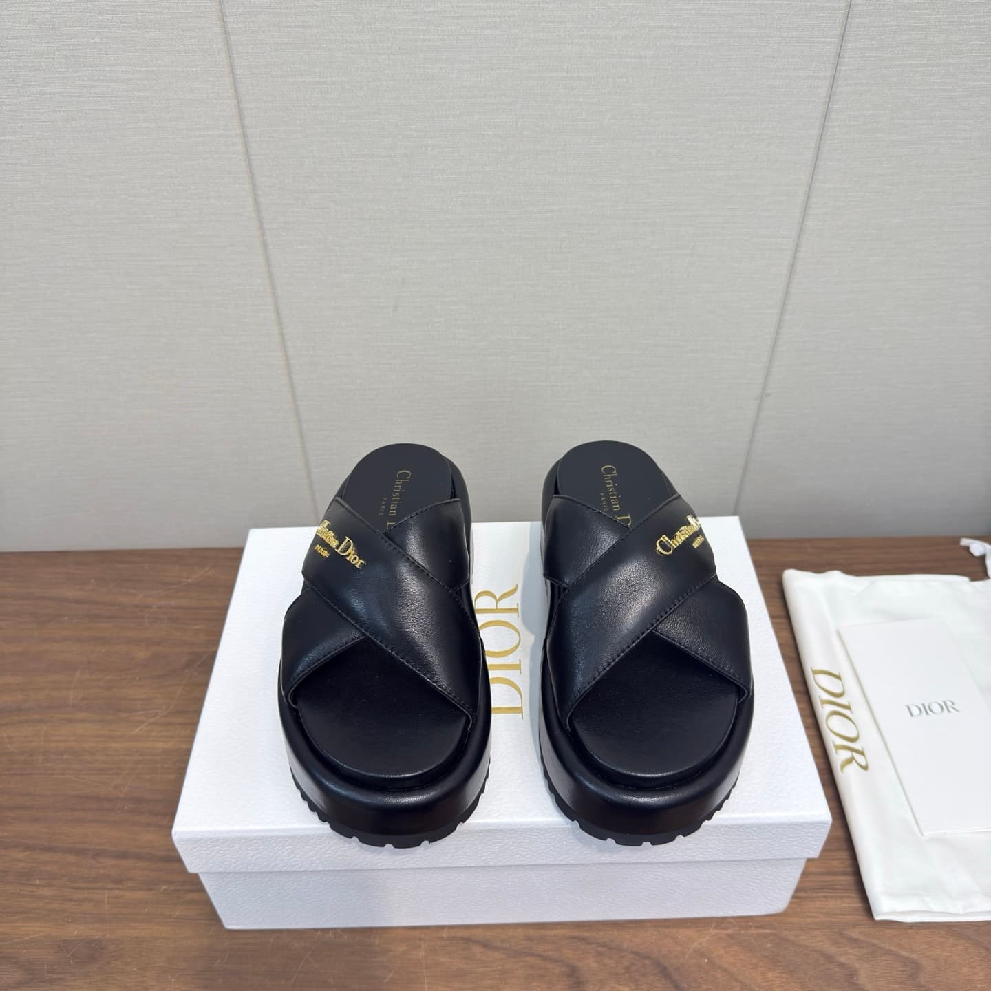 D5767 Dior 26ss – New spring/summer slippers with thick soles — image 1