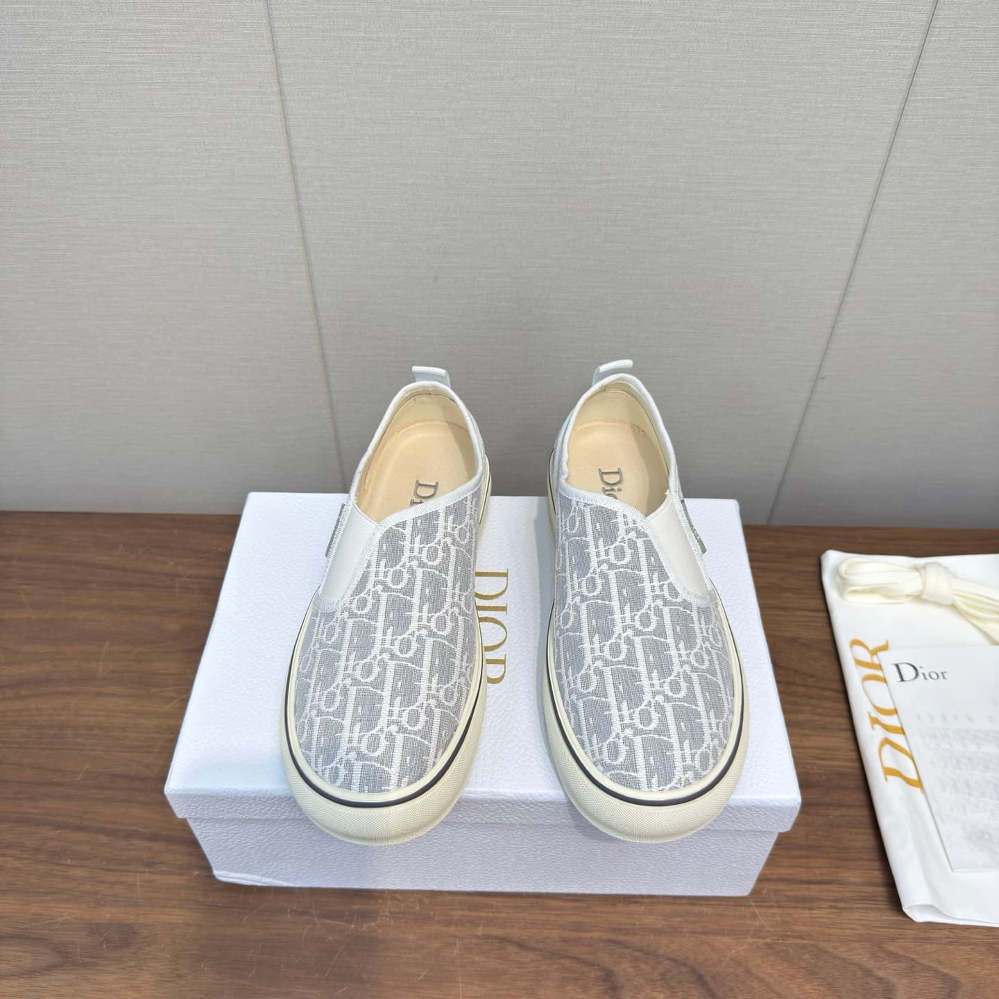 D5789 Dior’s latest 26ss spring collection – casual sports shoes, board shoes — image 1