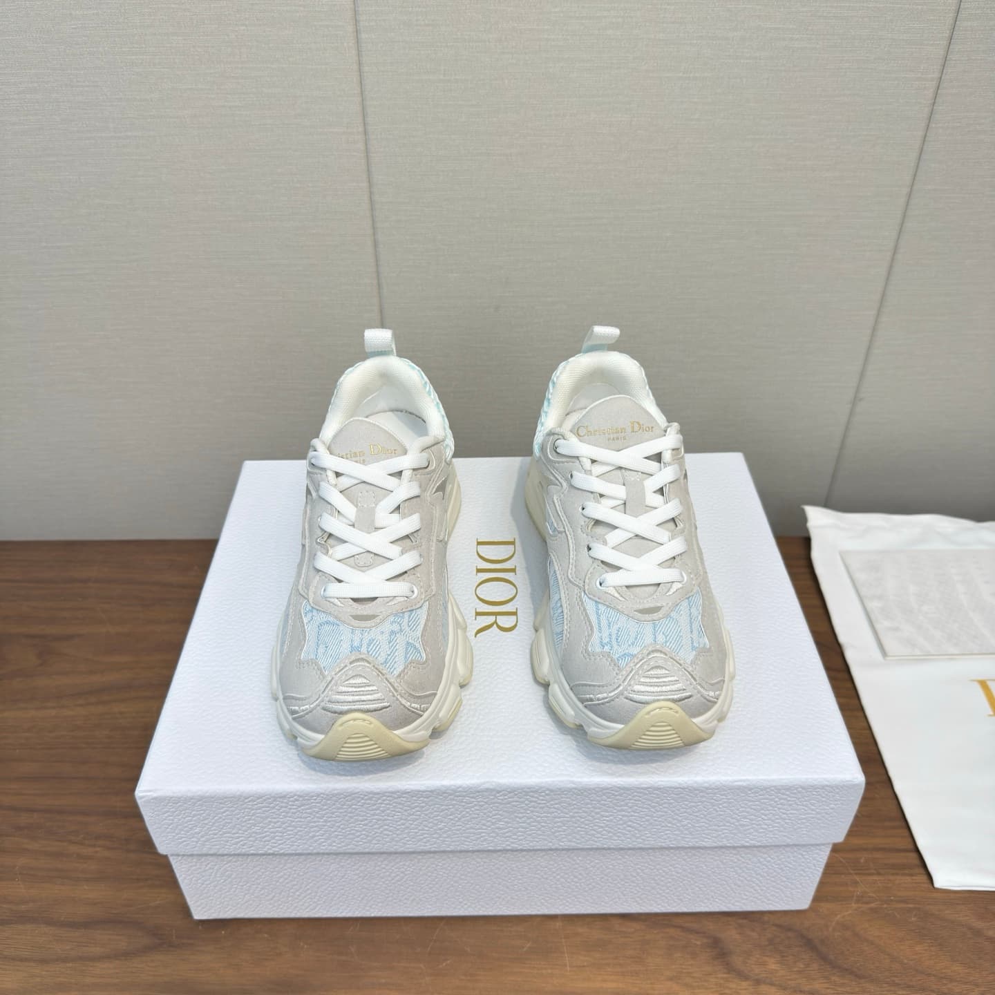 D5880 Dior 26s – New Arrival! Top-tier shoes, sports shoes, thick soles, semi-slippery design, casual shoes. Premium version 💰 — image 1