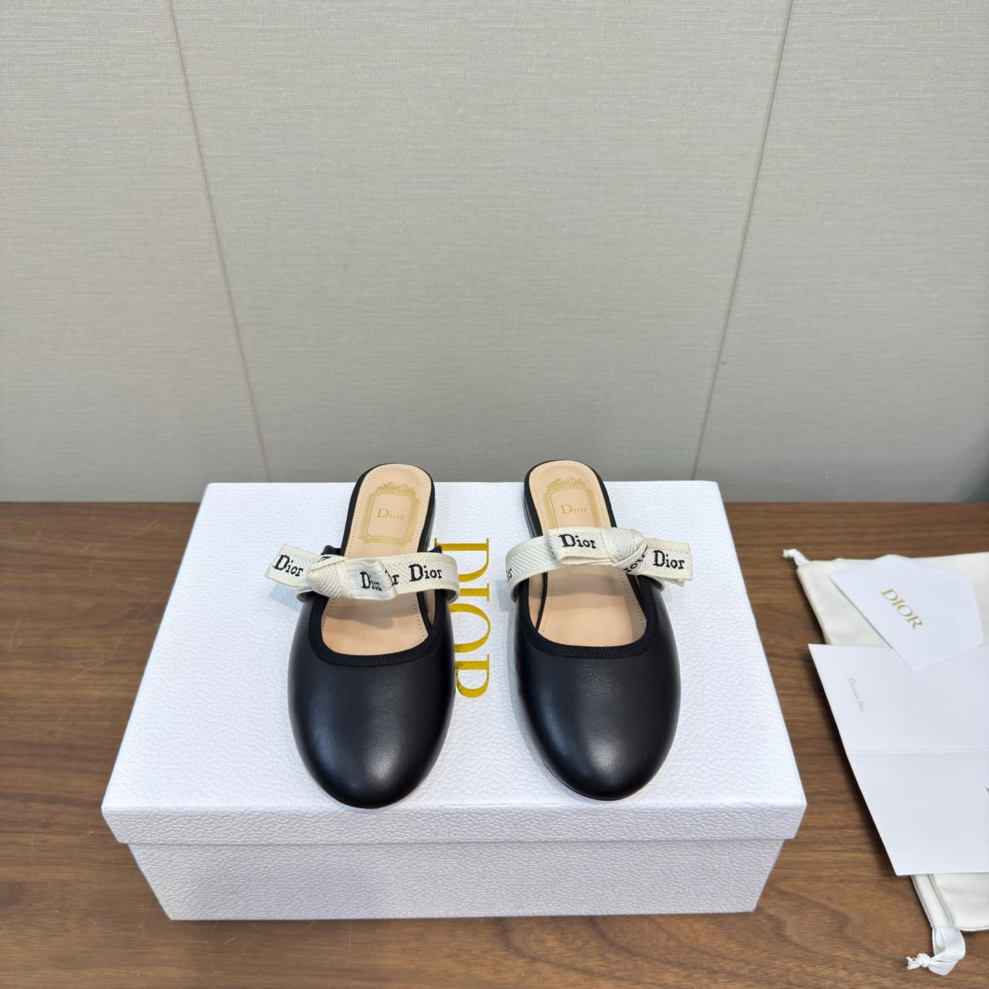 D5887 Dior 2026 – Latest bow 🎀 with a mule strap!!! — image 1