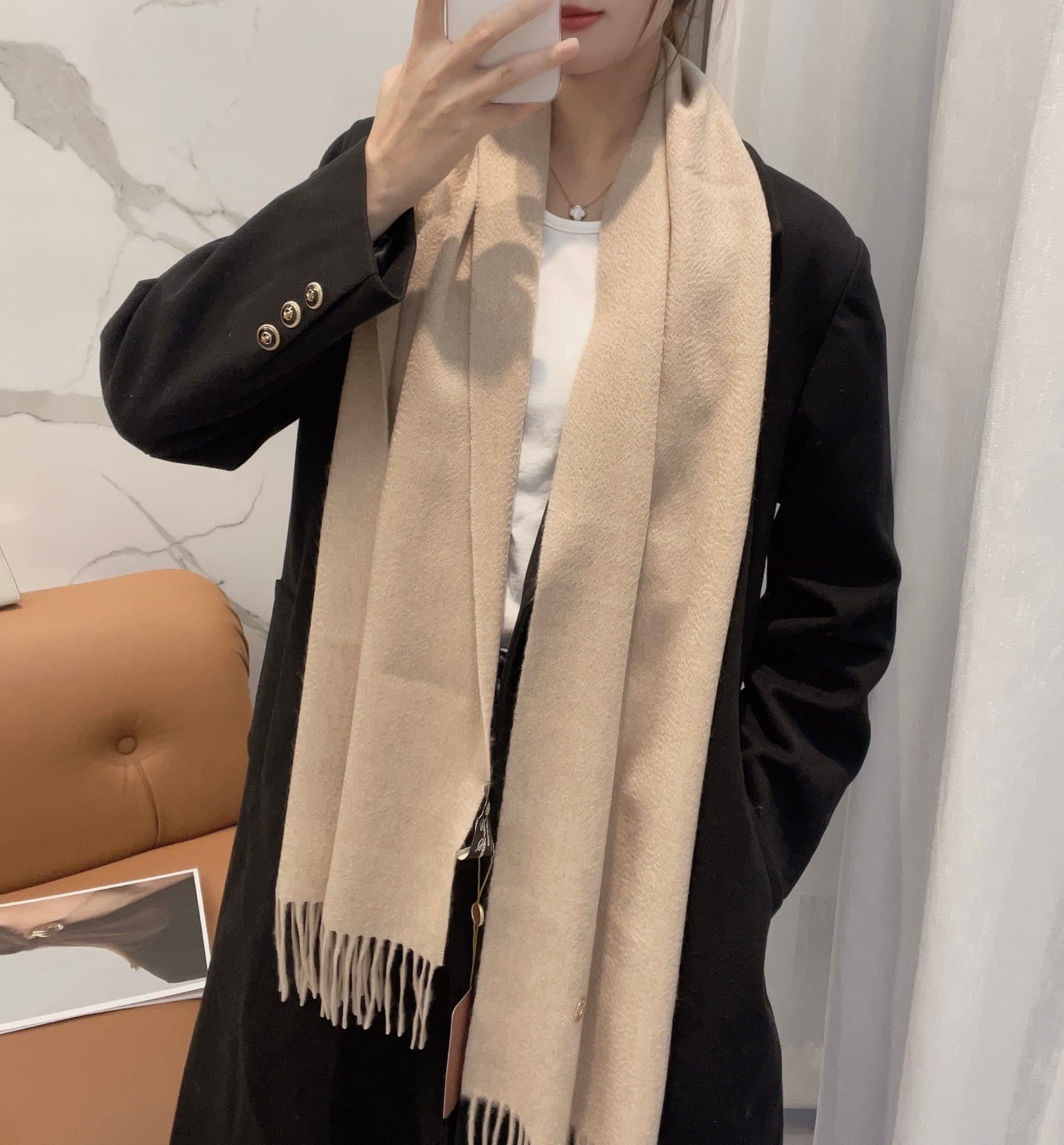 C30666 Loro Piana’s classic “wave pattern” plain cashmere scarf ❗ — image 1