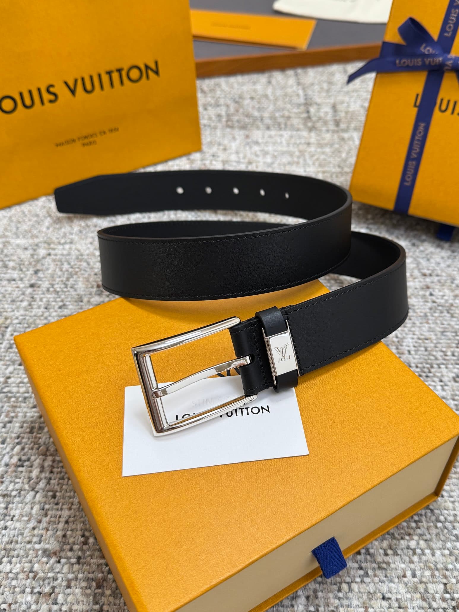 C32891 Louis Vuitton LV Belt Collection/series, original hardware, delicate hand-painted edges, soft and comfortable, wide 3.5 — image 1