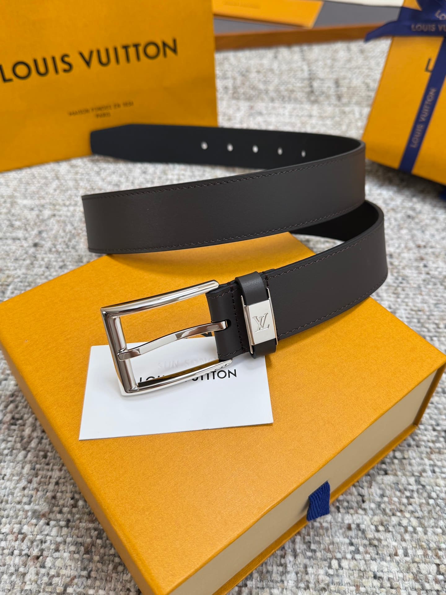 C32888 Louis Vuitton LV Belt Collection/series, original hardware, exquisite hand-painted edges, soft and comfortable, wide 3.5 — image 1
