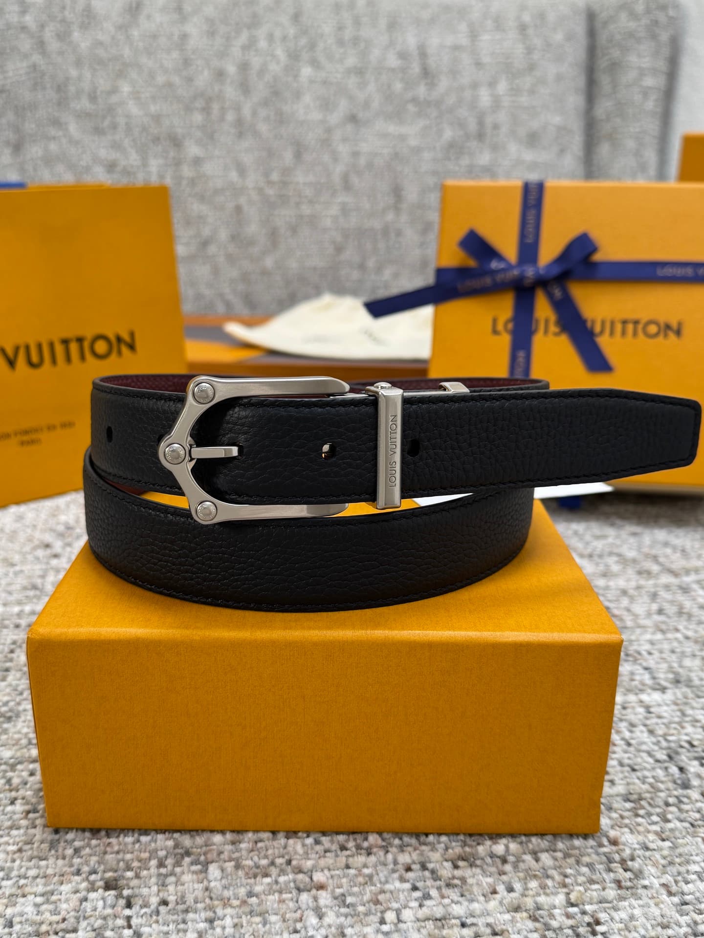 C32883 Louis Vuitton LV Belt FROG Double-Sided Belt Collection. Original hardware. Exquisite hand-painted edges. Soft and comfortable. Wide 3.0 — image 1