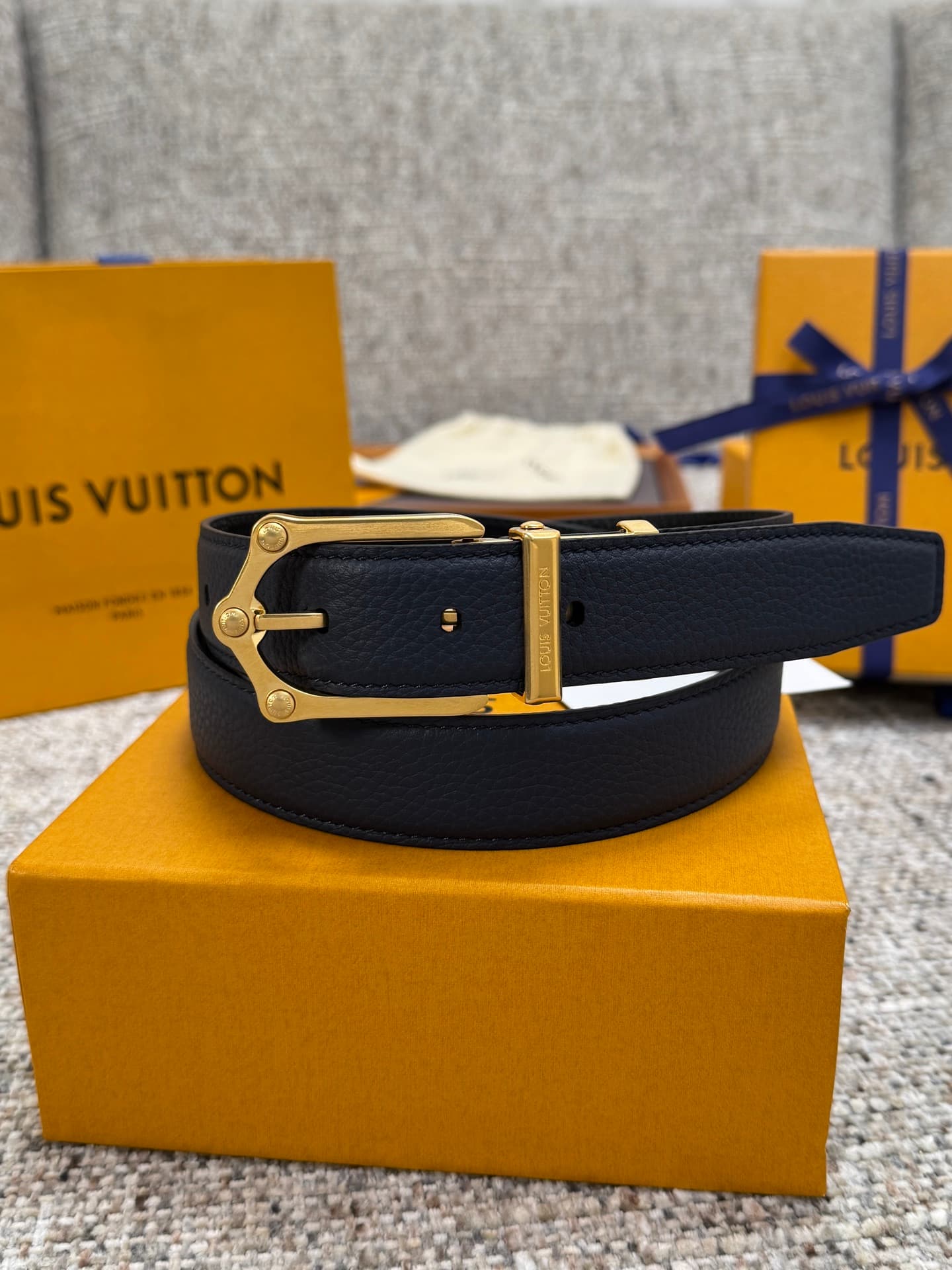 C32879 Louis Vuitton LV Belt FROG Double-Sided Belt Collection. Original hardware. Delicate hand-painted edges. Soft and comfortable. Wide 3.0 — image 1