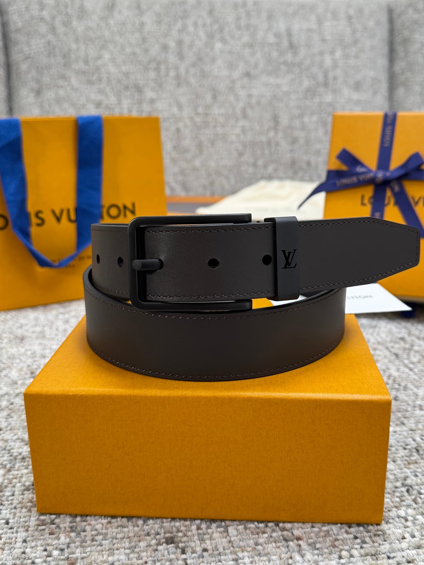C32884 Louis Vuitton LV Belt, Plain Weave Collection, Original Hardware, Delicate Hand-Drawn Edges, Soft and Comfortable, Wide 3.5 — image 1