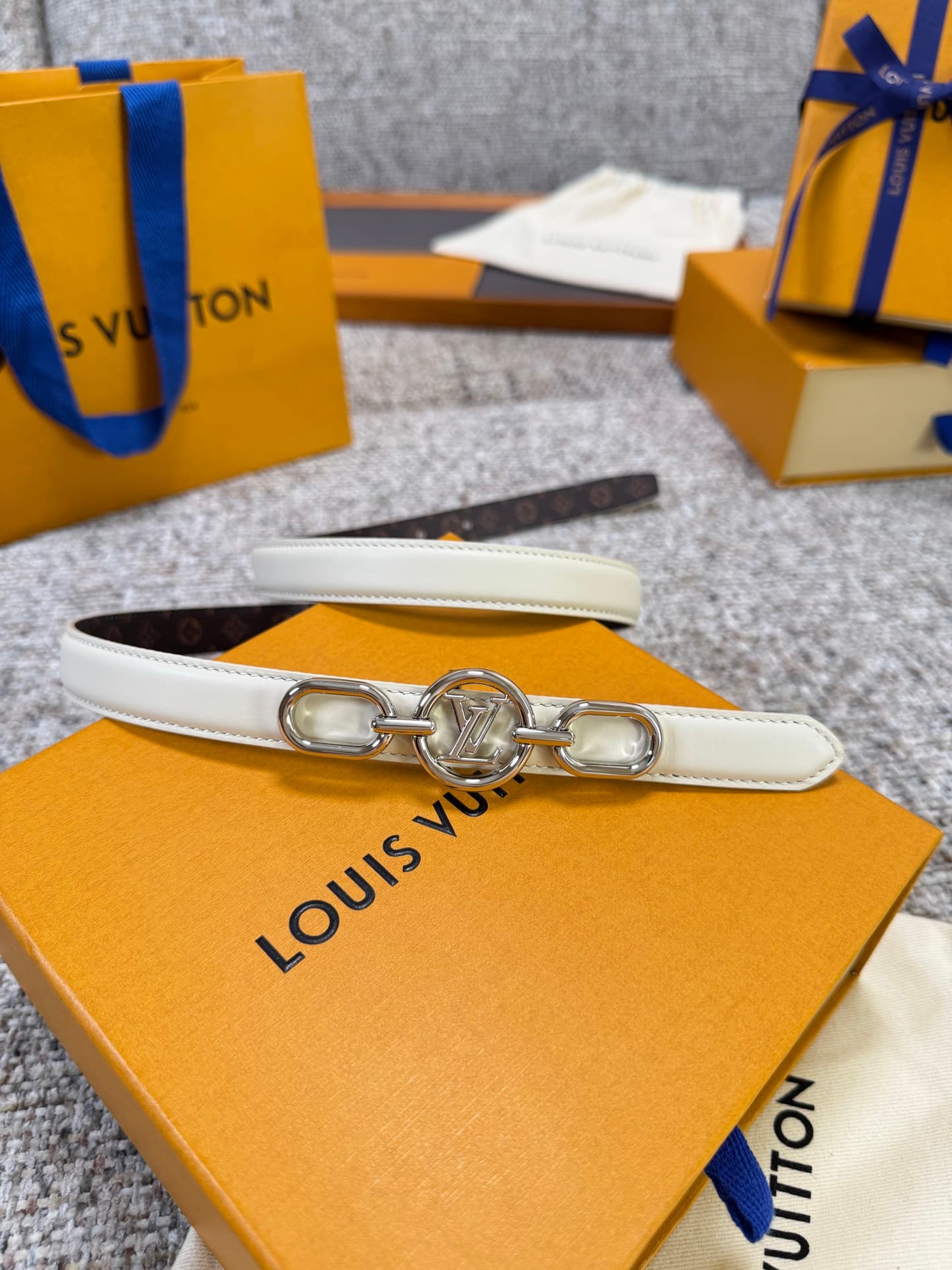 C32990 Louis Vuitton LV Belt BLOOM Series – Original hardware, delicate hand-painted edges, soft and comfortable, wide 2.0 — image 1