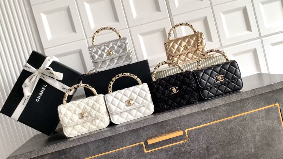 C741 Large H produces short videos 🌟 The mini version comes in six colors – OHANEL 🚩🚩🚩 Chanel 26C pearl-handled chain bag, with champagne gold lychee-patterned 🐮 leather and classic diamond pattern; the metal double C logo is very distinctive! The handle — image 1