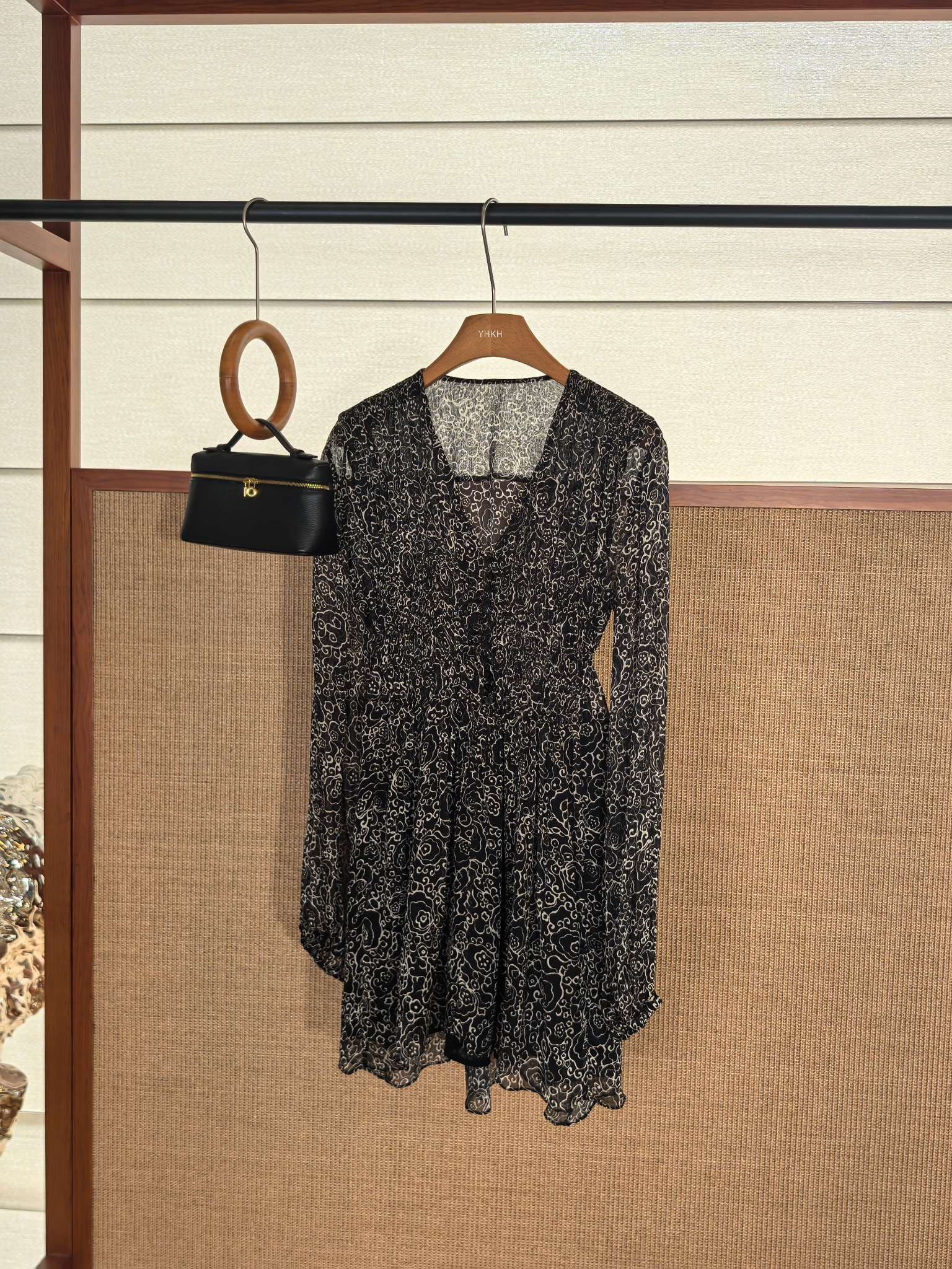 C18392 Spring new style romantic print dress — image 1