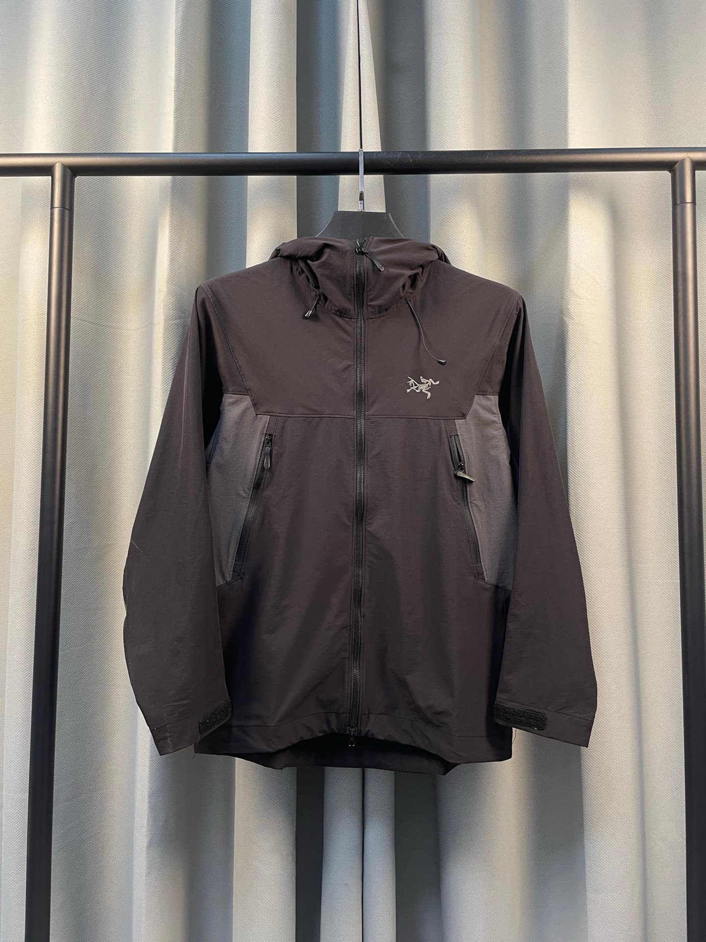 C12537 ARCTERYX | Arcteryx Soft Shell Jacket for Rock Climbing and Hiking — image 1
