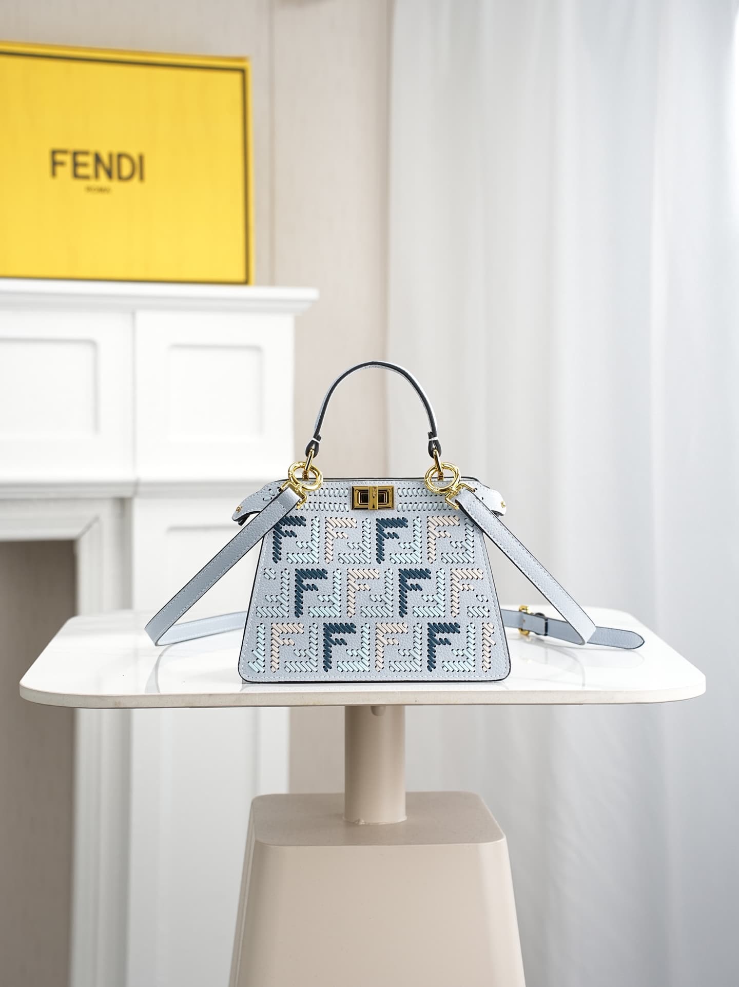 C2888 ~Model 33208 ✨ This iconic peekaboo-style compact handbag is crafted in the same color scheme as 306, using large-sized pleated seams and hand-stitching techniques characteristic of the Selleria craft. 🔥 Made from high-quality pigeon-gray Cuoio Roma — image 1