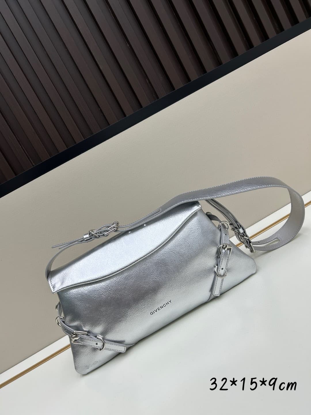 C3167 New GIVENCHY model: Small shoulder bag made of polished leather with a shiny finish — image 1