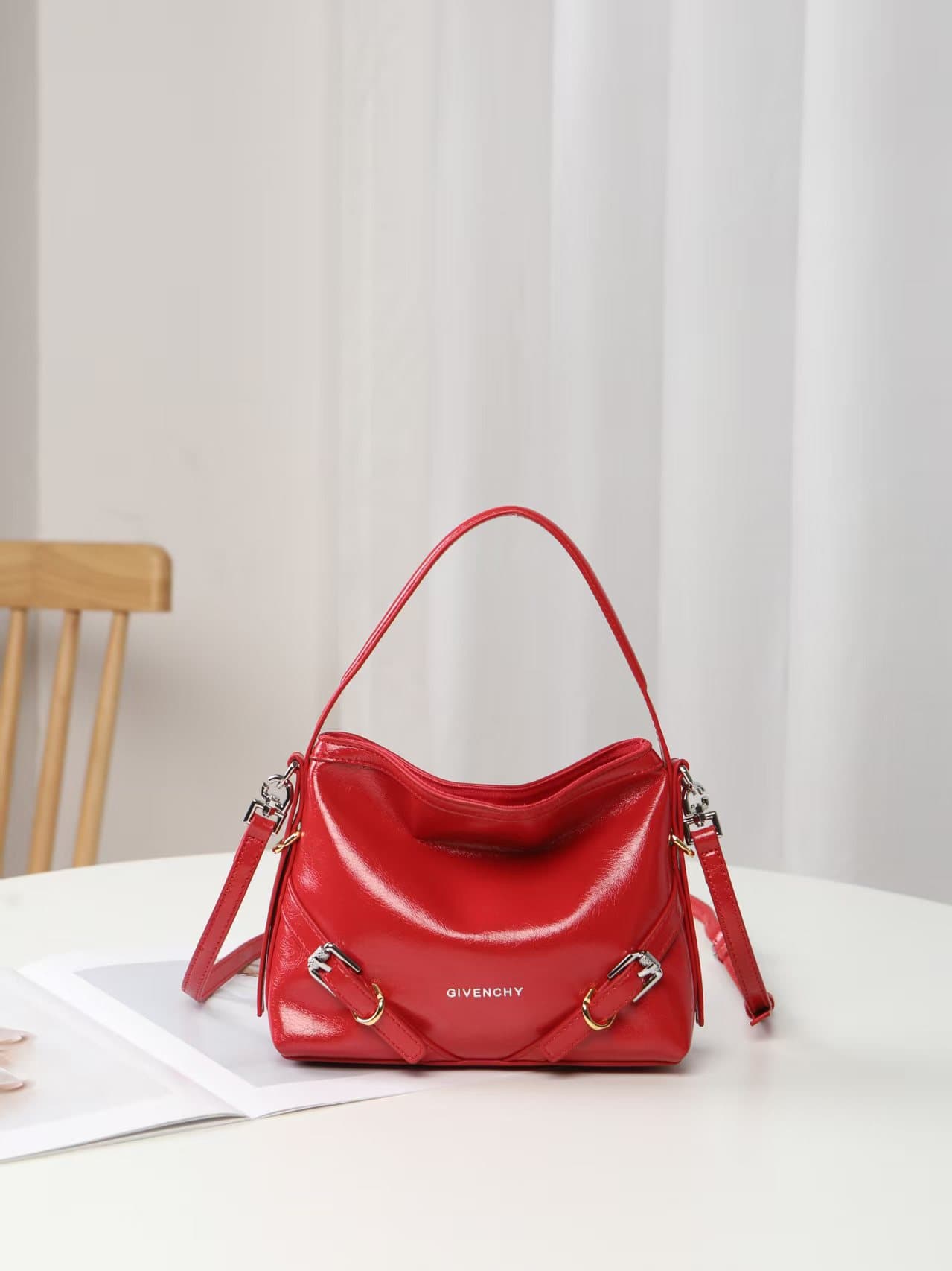 C3160 New 200 model. Givenchy/Voyou nano summer collection – cute design, detachable shoulder strap, metal clasp, leather shoulder bag with crossbody function, phone bag, mini size. Top-grade leather, dimensions: 19*16, 5*4 cm; model number: V0999 — image 1