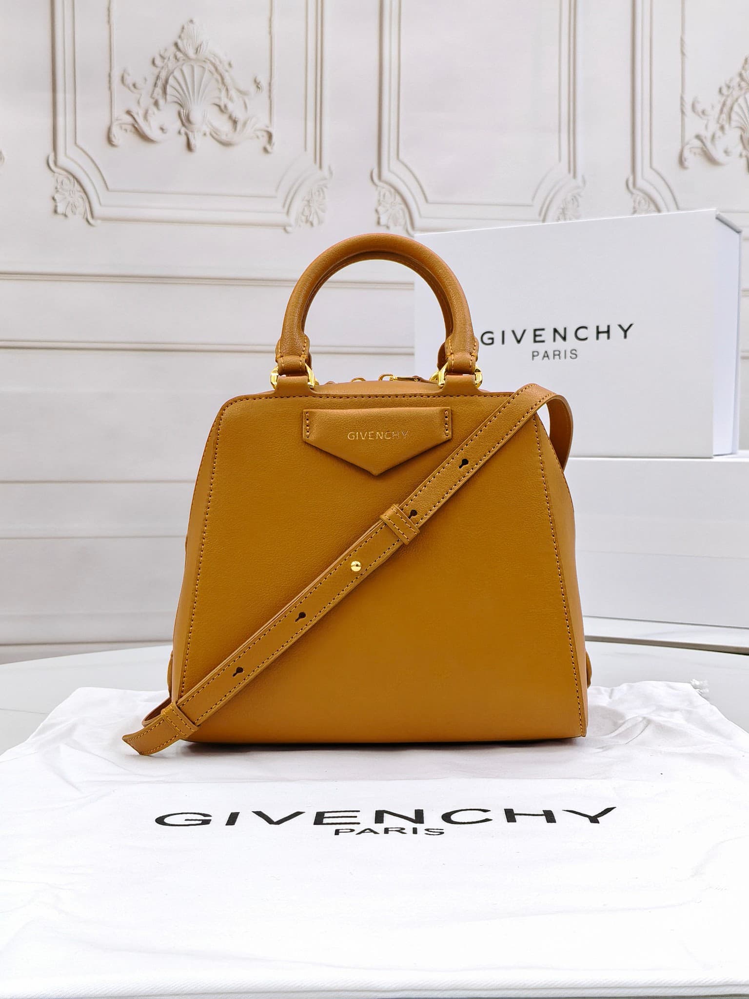 C3170 Medium size 😀😀 2024 new model, Gucci, lightly tanned glossy cowhide leather handbag or crossbody bag — image 1