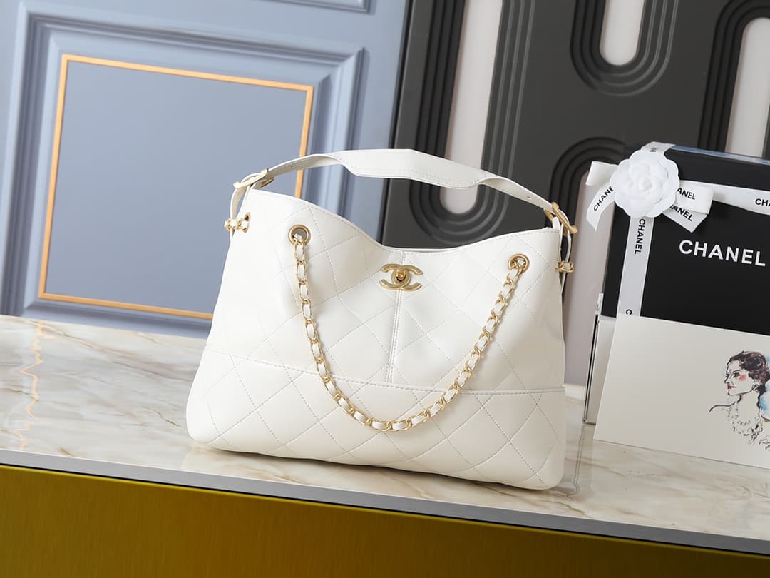 C847 💰 Upgrade from the original AS5634❤️❤️ In stock❤️❤️ 25a Leather bag – a popular item that stands out in the handmade bag market🔥 A masterpiece that combines tradition and innovation; inspired by Chanel’s ebony lacquered screens. The distinctive diamo — image 1