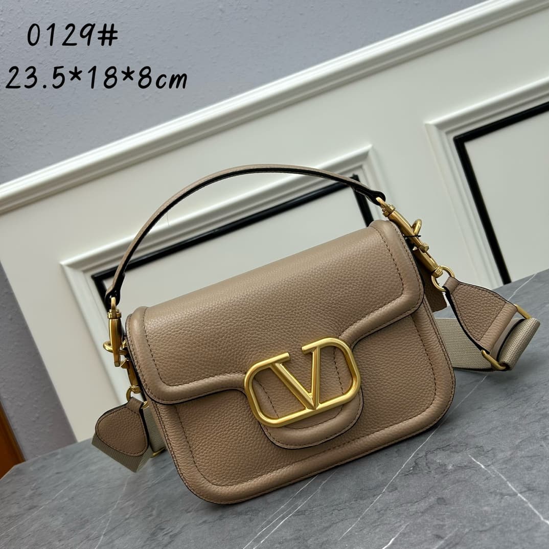 C8211 VALENTINO GARAVANI ALLTIME vintage/retro soft full-grain calfskin handbag, featuring metal VLOGO SIGNATURE details. Thanks to the detachable handles and leather strap, this bag can be carried on the shoulder, slung over the arm, or held in hand. - V — image 1