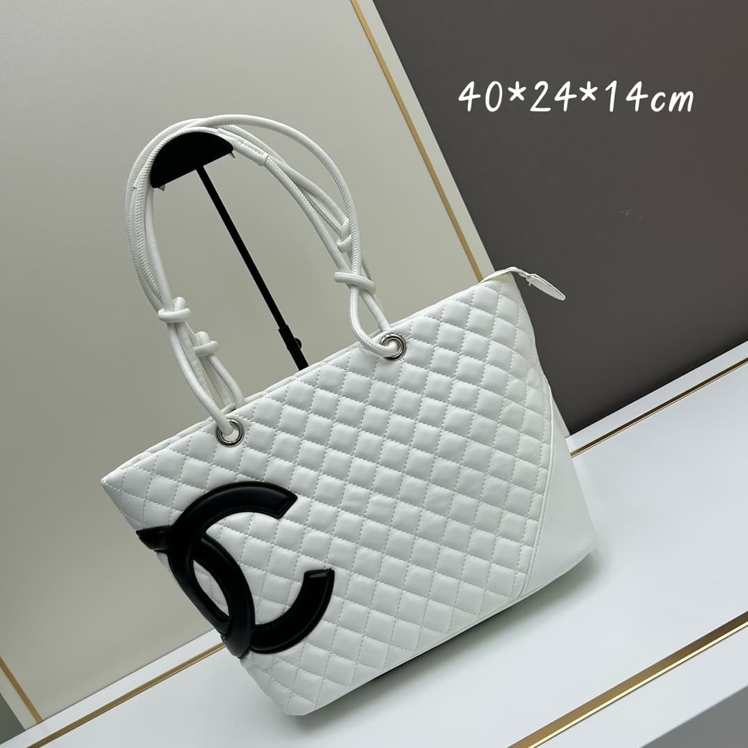 C694 New model 💰 Chanel Panda Kangpeng basket|||The classic black and white panda color scheme is absolutely beautiful! It gives a high-end feel. — image 1