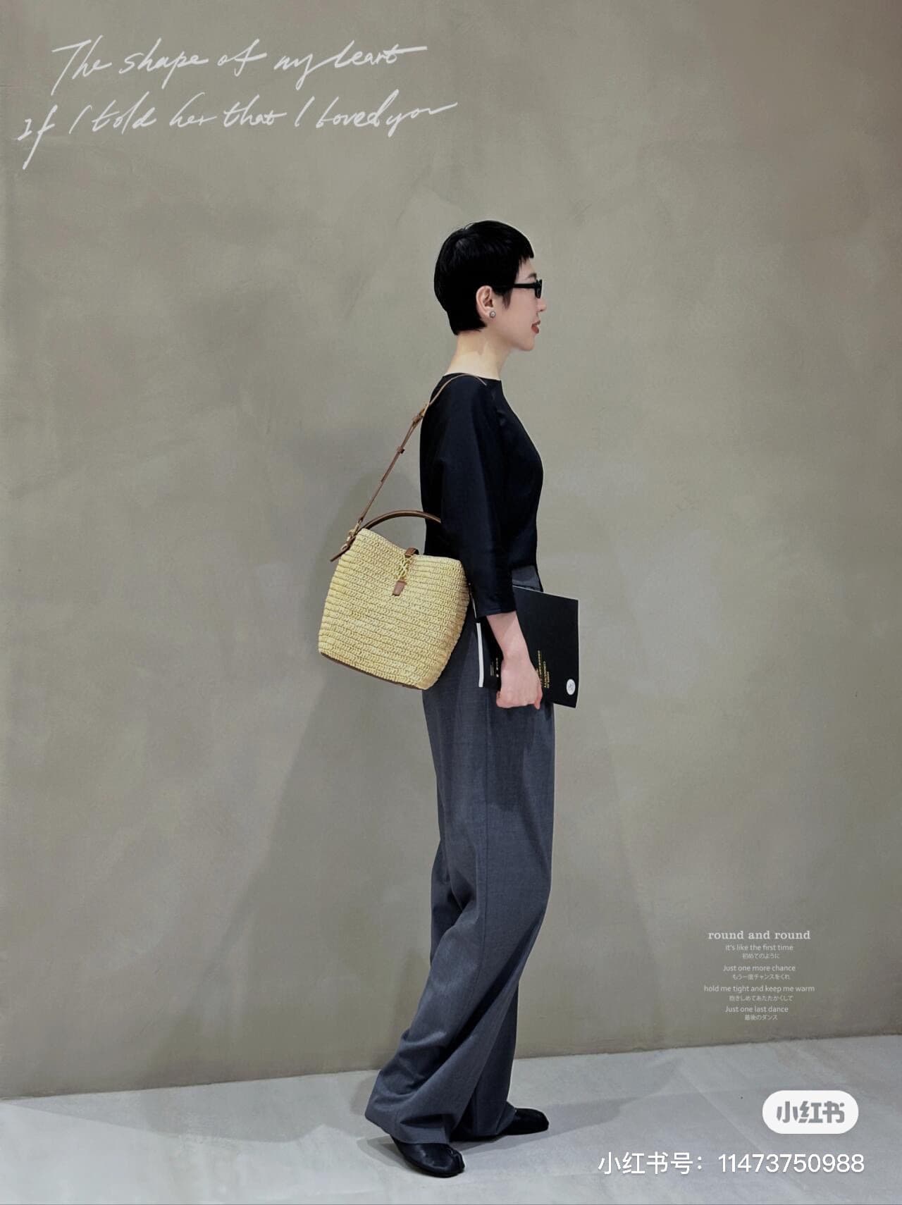 C8751 New model 💰 Saint Laurent LE 37 Rafa grass-woven handbag |||| A bucket-shaped bag, with a hook closure on LE CASSANDRE. Made from woven Rafa grass and plant-tanned leather. Adjustable and detachable shoulder strap, allowing various ways of wearing. — image 1
