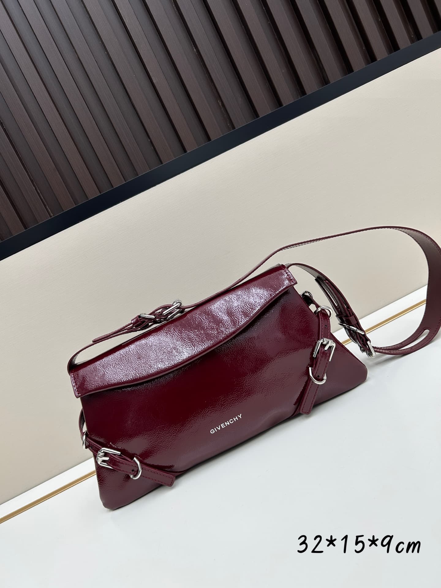 C3178 New GIVENCHY model: Small size, glossy finish, leather shoulder bag — image 1