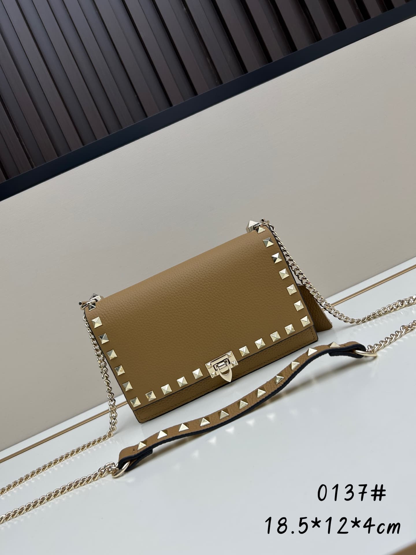 C8270 .New❤Garavani Rockstud Small leather satchel, with its iconic hook closure design — image 1