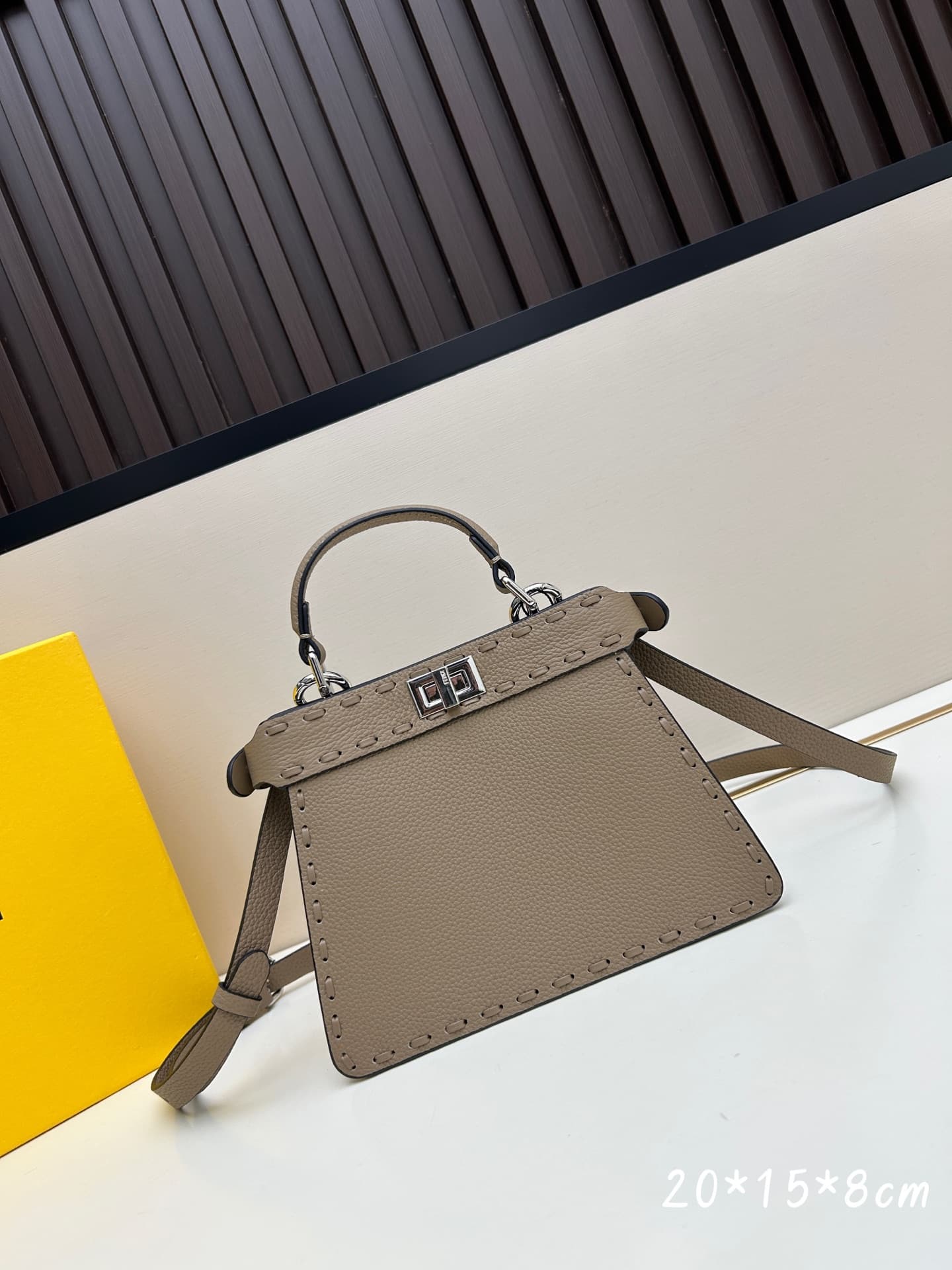 C2974 Box with 400, Fendi Peekaboo kitten bag — image 1
