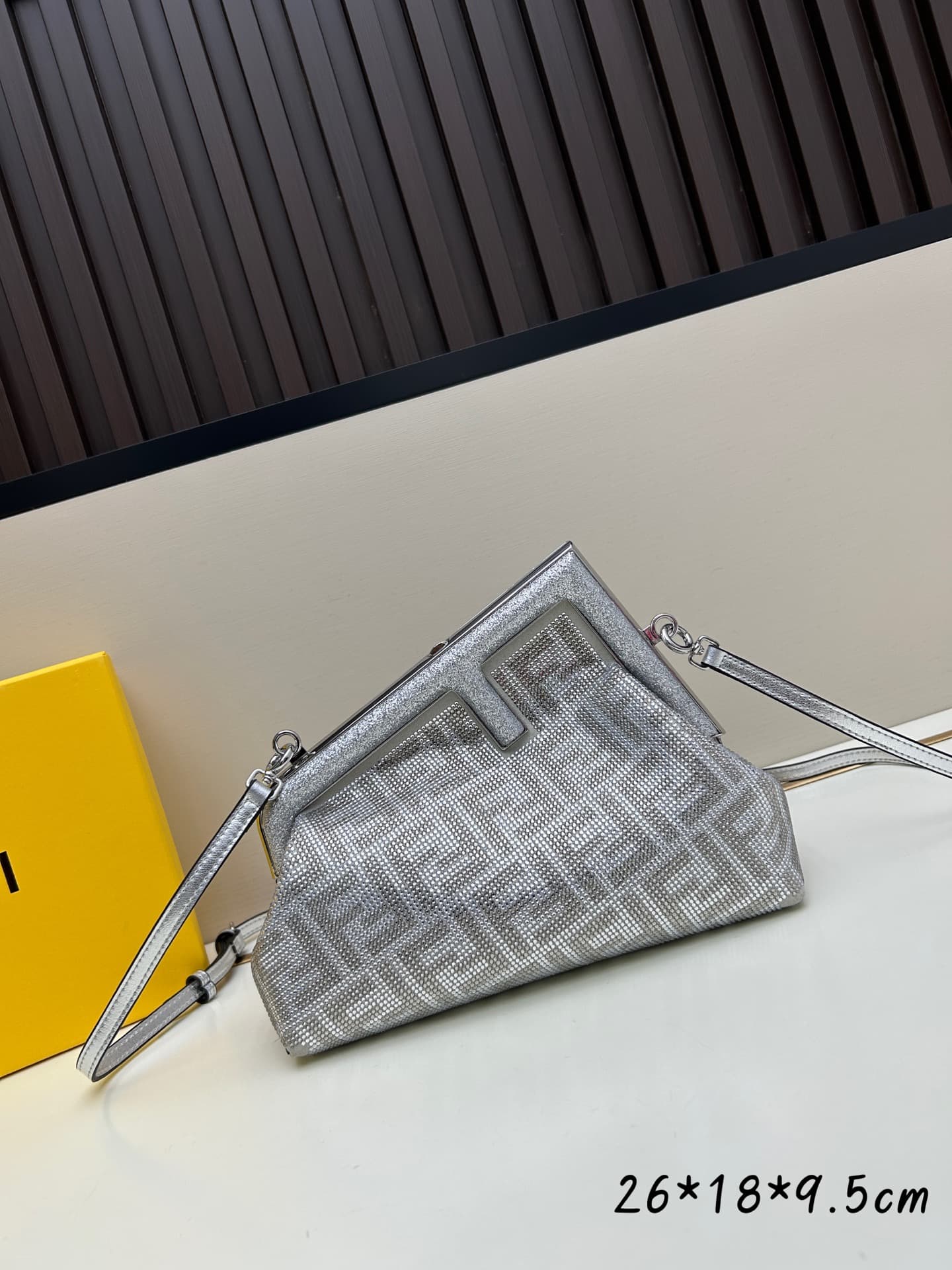 C2971 Packing Box Fendi Water Drop Single Shoulder Bag — image 1