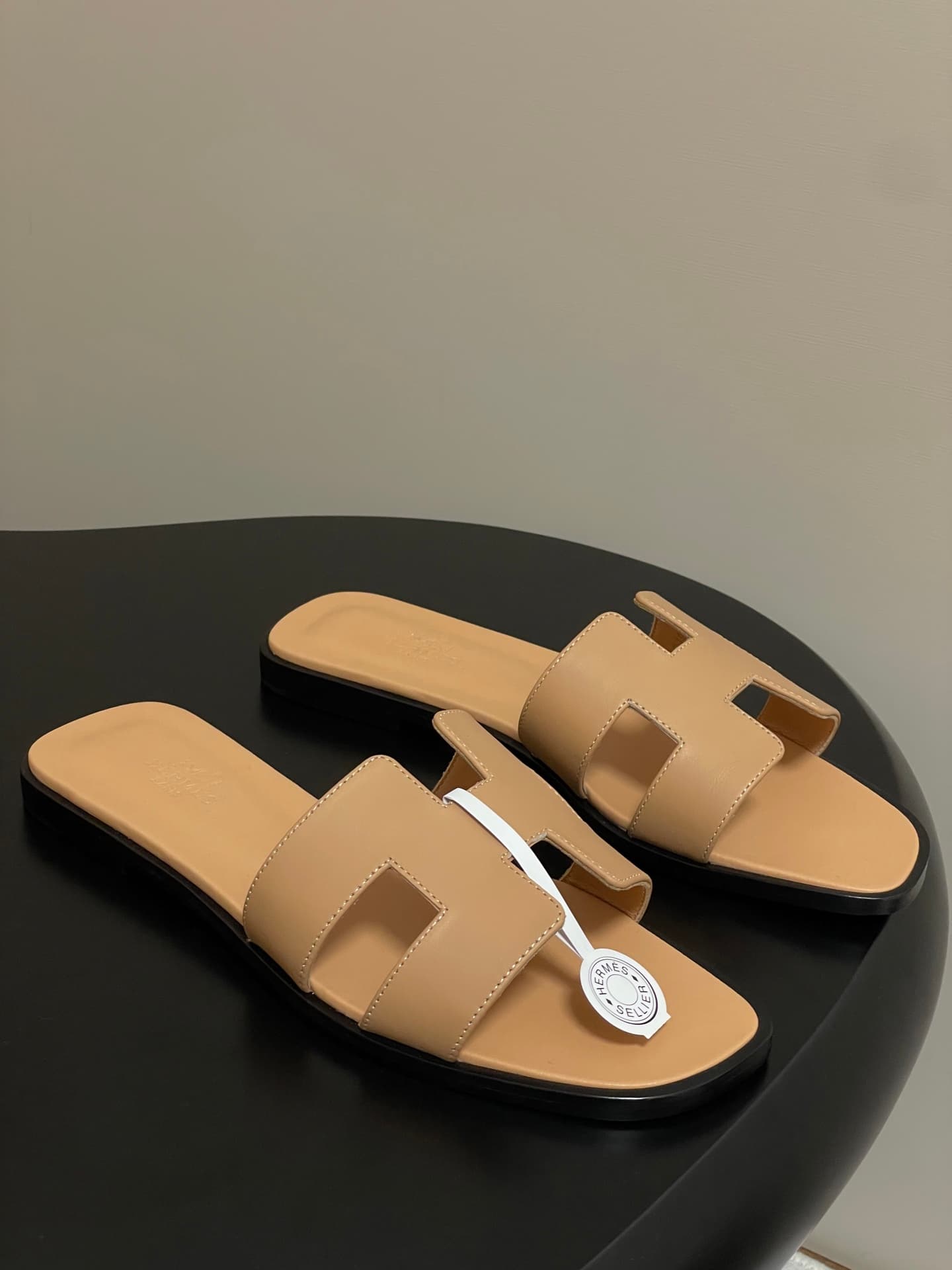 D8096 – Top-quality products (wrapped in high-end packaging boxes or scarves) — image 1