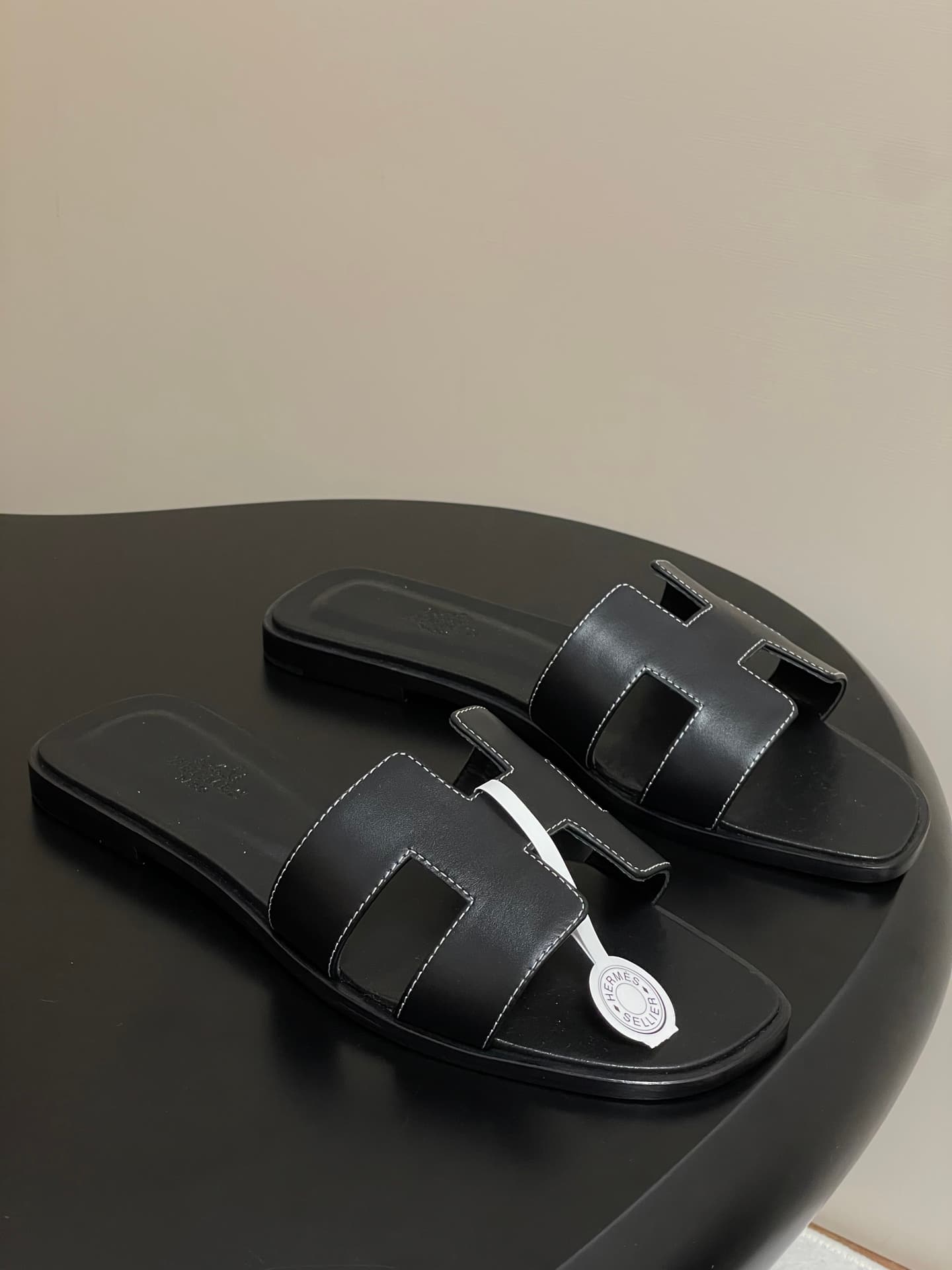 D8083 – Top-quality products (wrapped in high-end gift boxes or scarves) — image 1