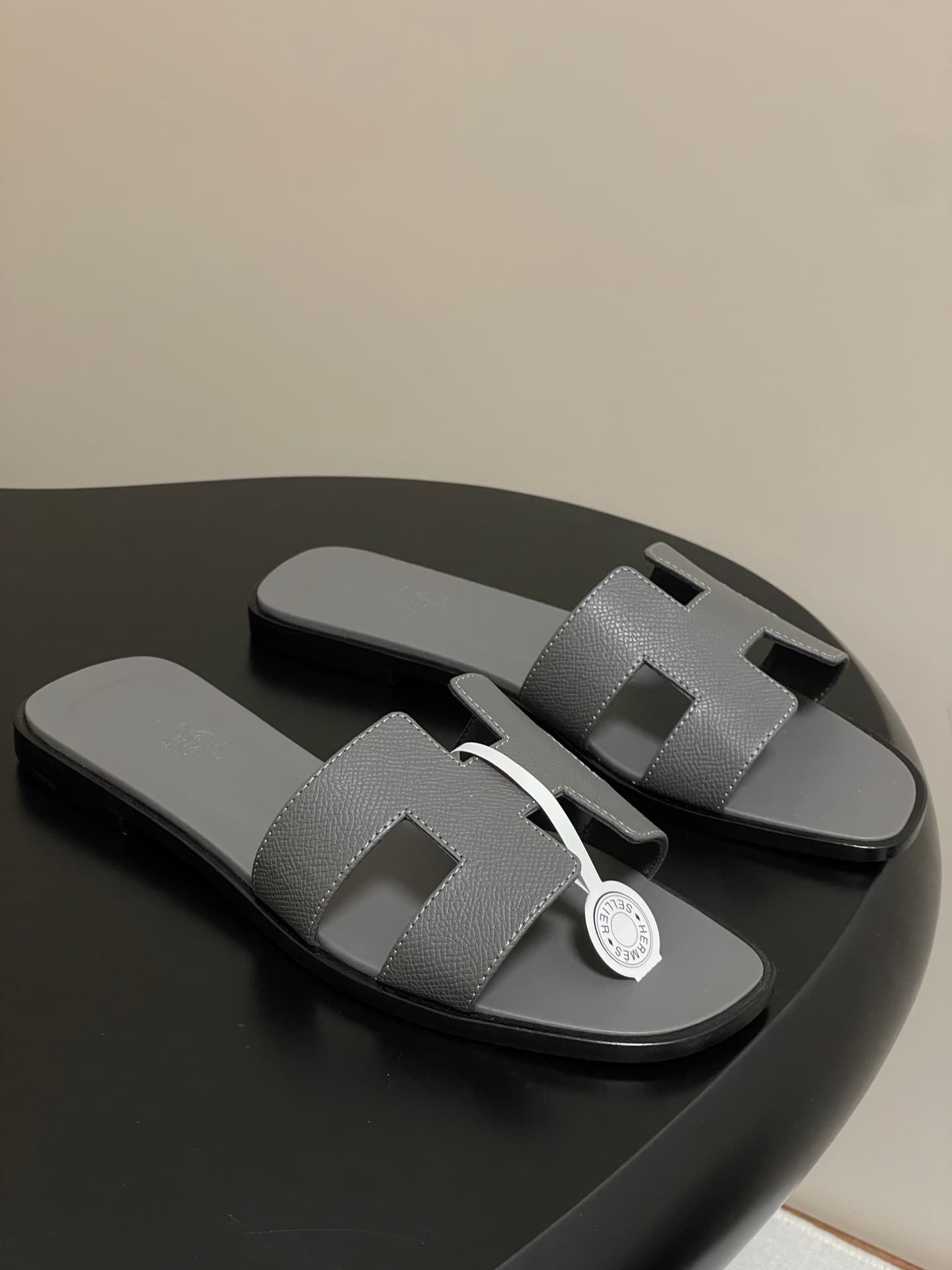 D8078 – Top-quality products (wrapped in high-end gift boxes or scarves) — image 1