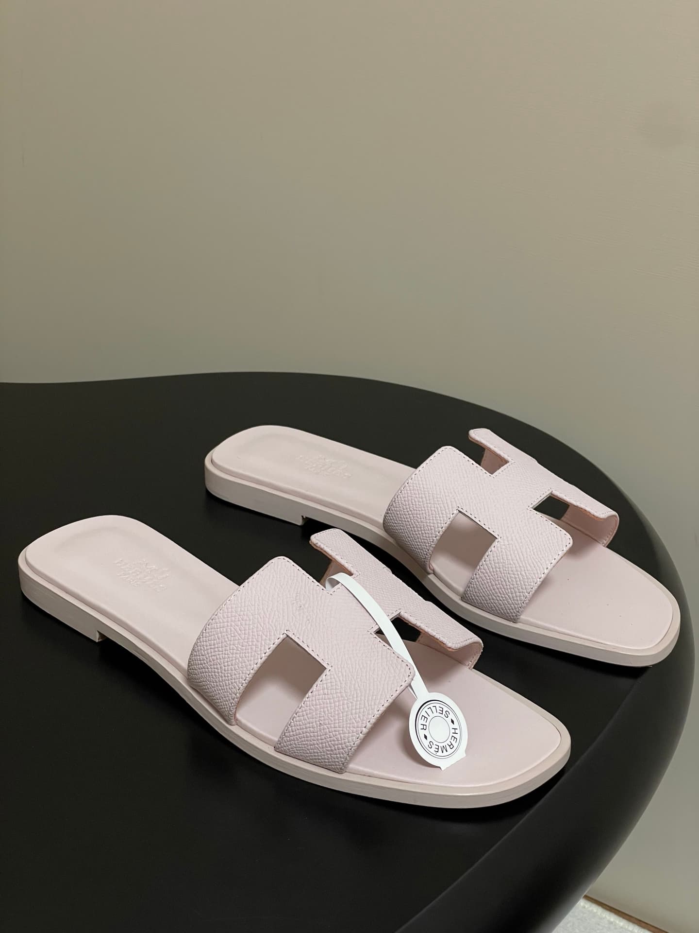 D8052 – Top-quality quality (come with high-end gift boxes or scarves) — image 1