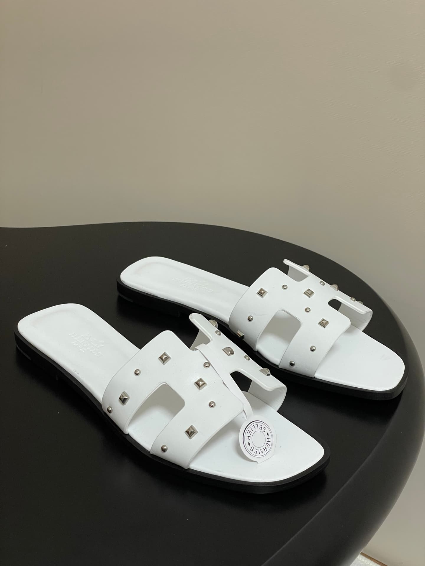 D8036 – Top-quality products (wrapped in high-end packaging boxes or scarves) — image 1