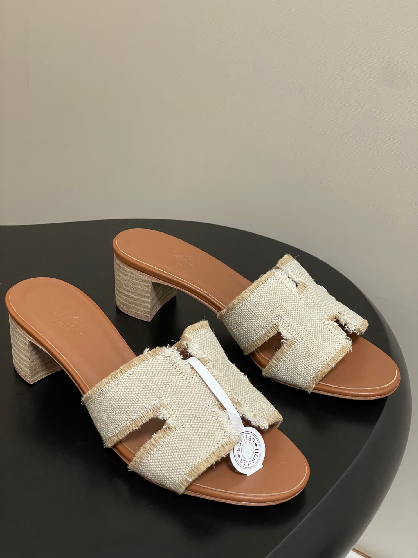 D8048 – Top-quality quality (wrapped in high-end gift boxes or scarves) — image 1
