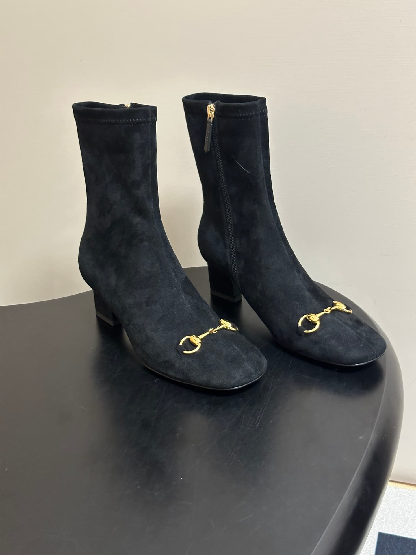 D6932 - — image 1