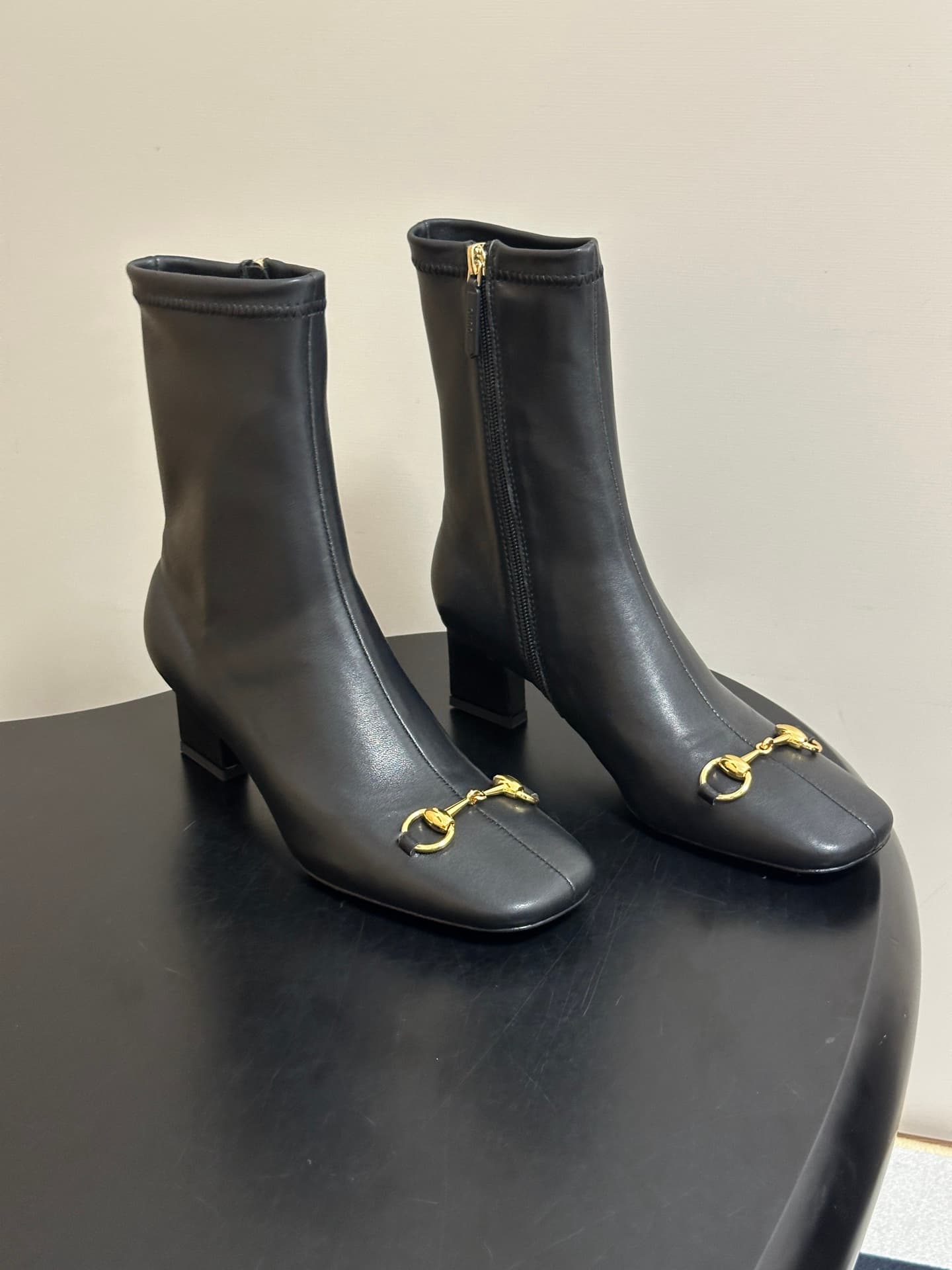D6930 - — image 1