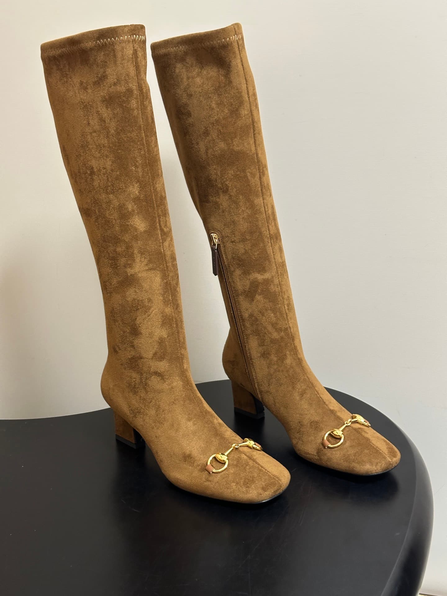 D6929 - — image 1