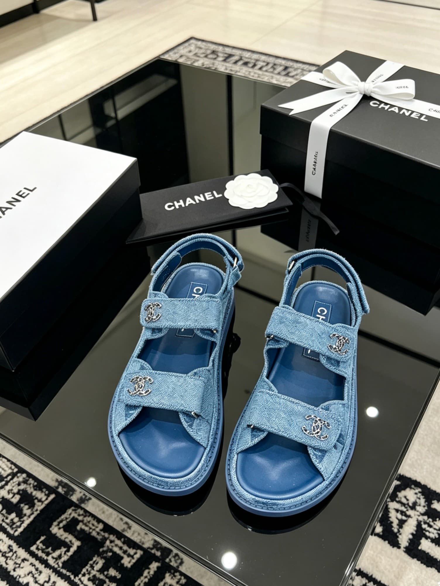 D4030 Delivered in a special box packaging for Chanel — image 1