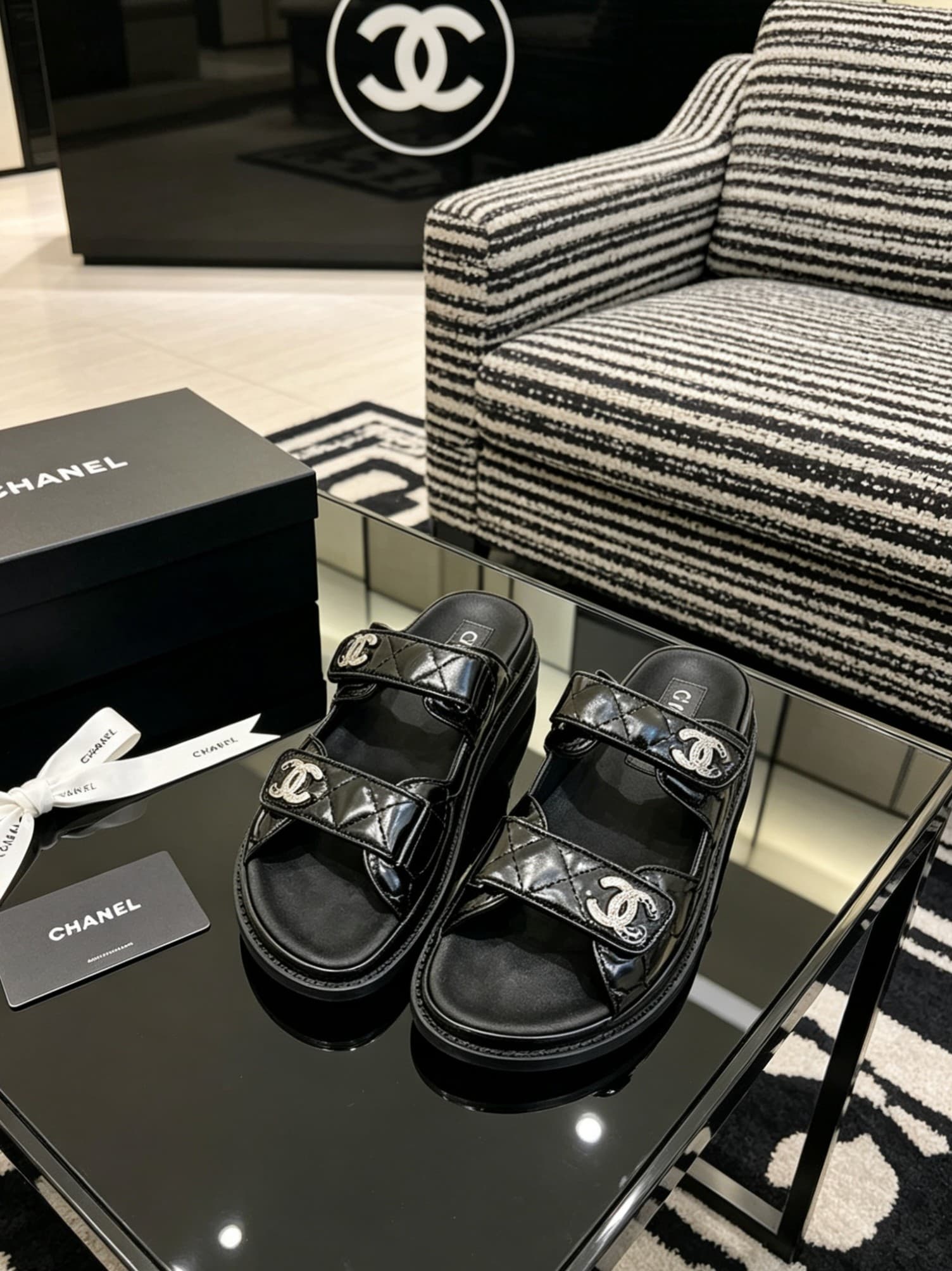 D4026 Delivered in a special box packaging for Chanel — image 1