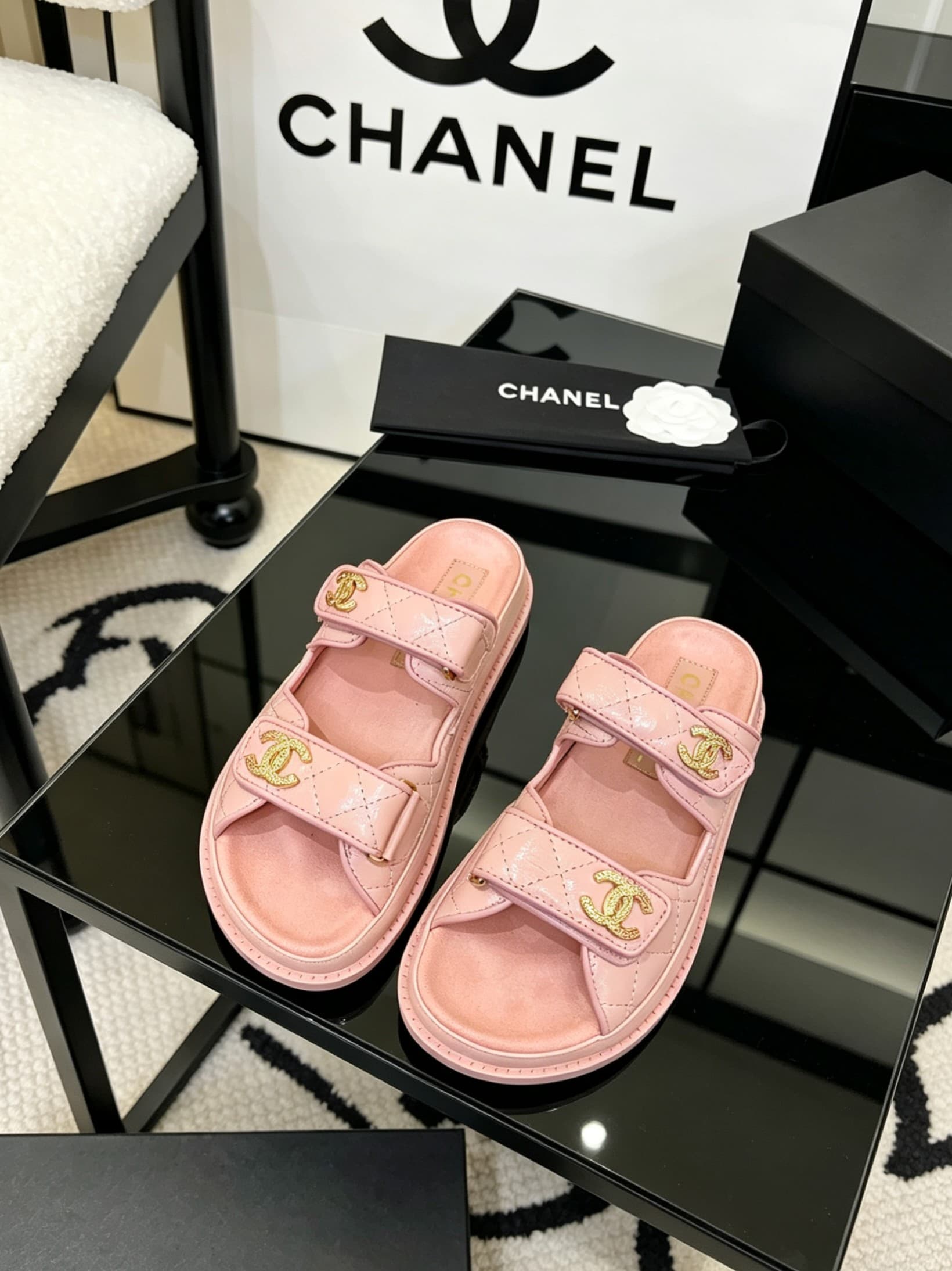 D4022 Delivered in a special box packaging for Chanel — image 1