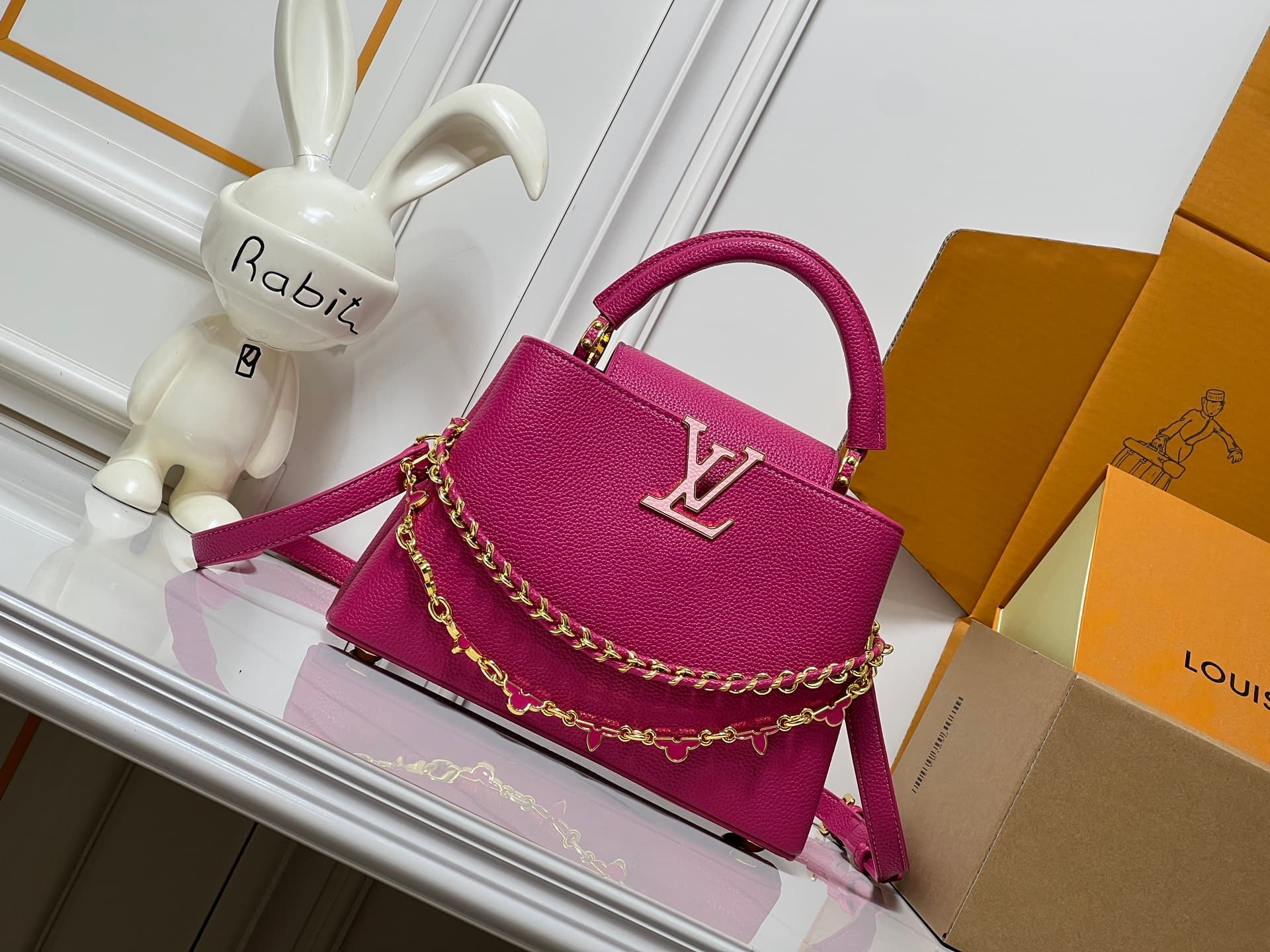C5068 💰【Top-quality items from Guangzhou】 M26330 This LV Mirage version of Capucines Nano handbag comes from the Exceptionals collection. Made with satin Taurillon leather, it is perfect for evening events. The monogram pattern features a dazzling sparkle — image 1