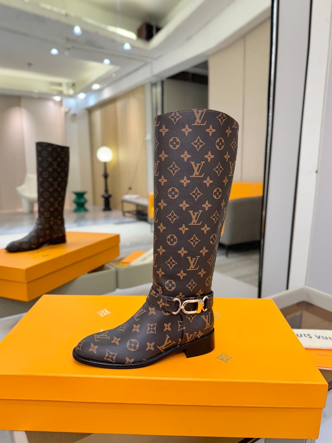 D9063 L✔️ Official store autumn/winter collection – Chelsea. 16 size. Martin boots; the official website series are updated simultaneously. LV-style new design with large buckles, well-shaped soles that provide comfort and versatility. Elegant and stylish — image 1