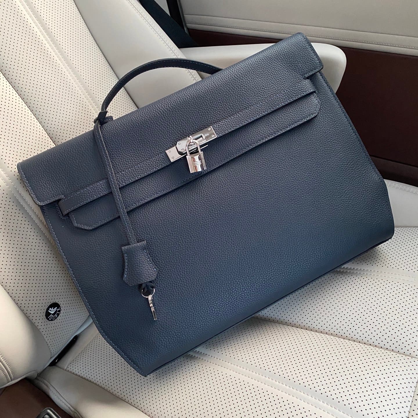 C4938 Hermès carabanolizontal 🇫🇷 Fashionable fingerprint lock, casual bag 🇫🇷 High-end original products, made from imported first-grade calf skin. Stylish and unique, handcrafted. The texture of the leather is excellent. Perfect for pairing with special i — image 1
