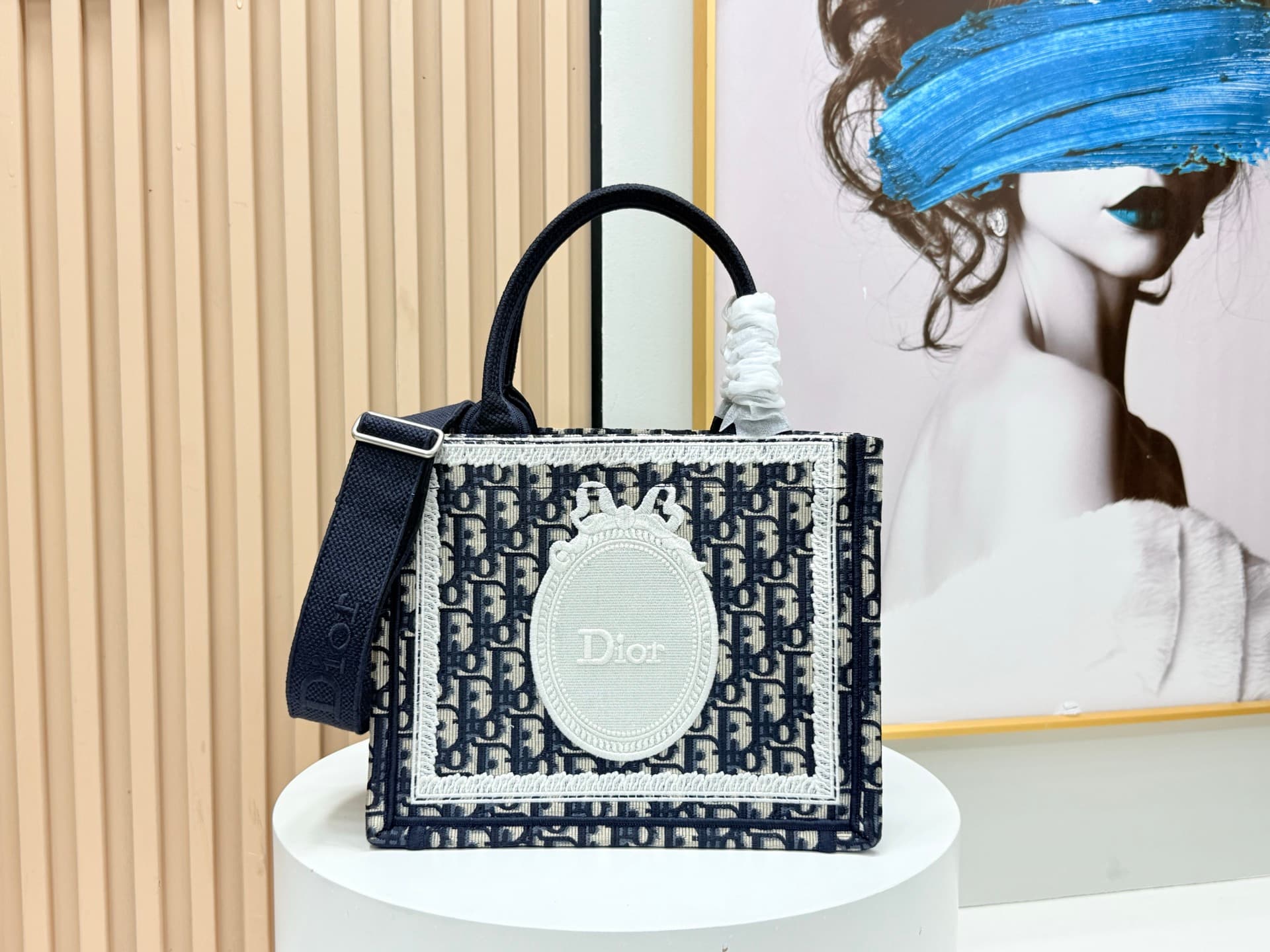 C2019 Details of Diore JWA’s new bags in the first season! The classic bags now have a modern feel. — image 1