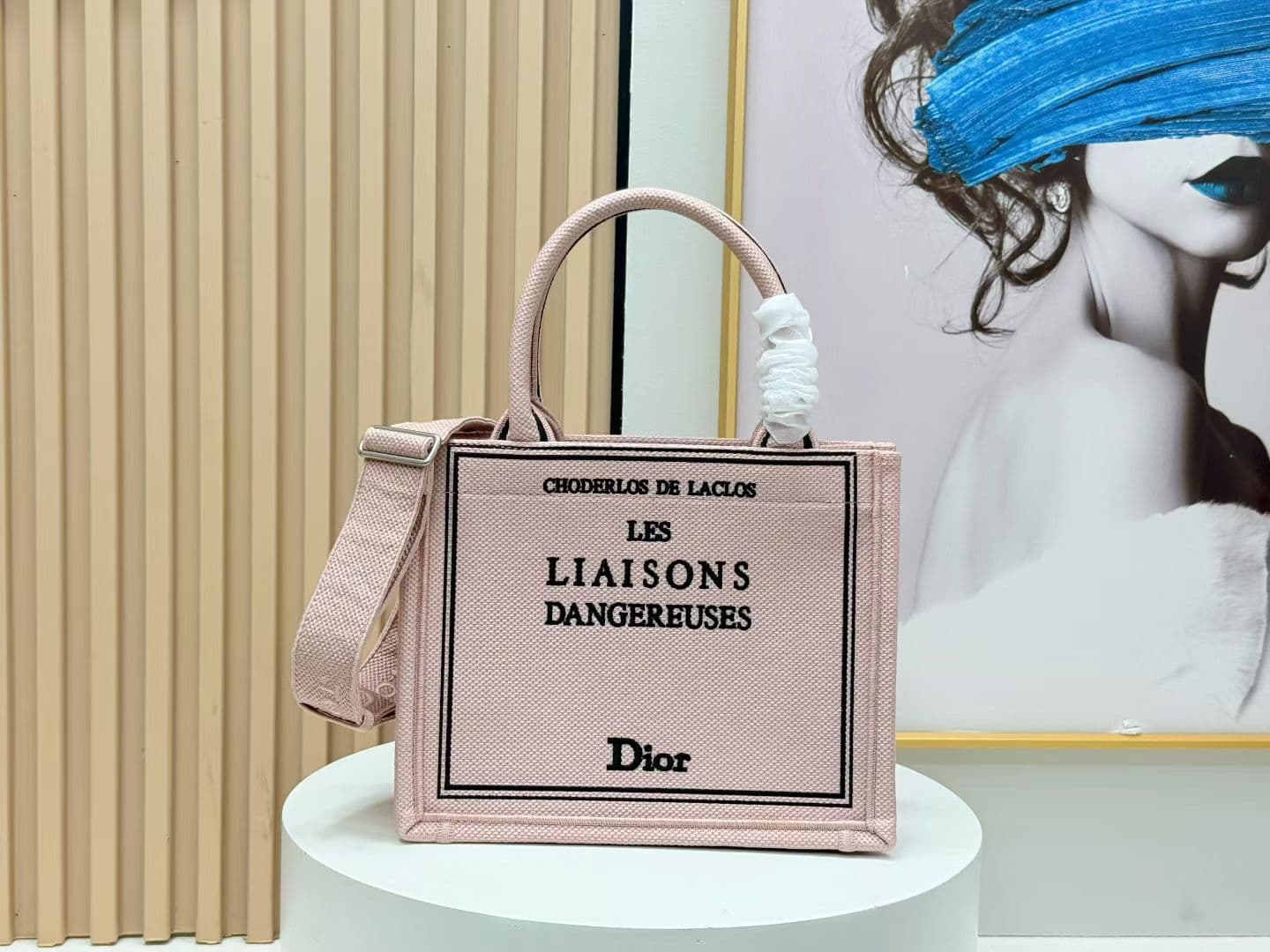 C2004 Details of Diô JWA’s new bags in the first season! The classic bags now have a modern feel. — image 1