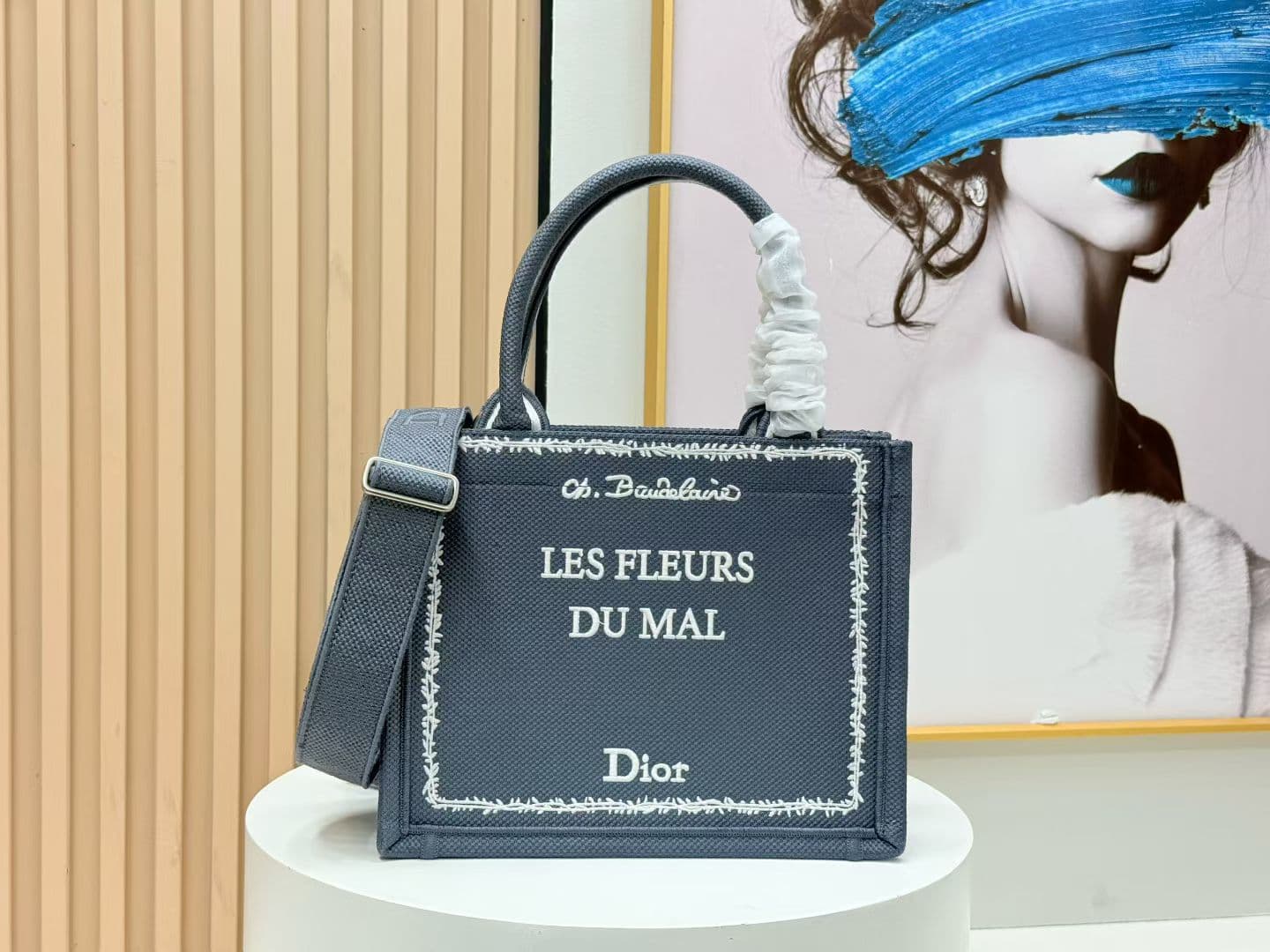 C1997 Details of Diore JWA’s new bags in the first season! The classic bags now have a modern twist. — image 1