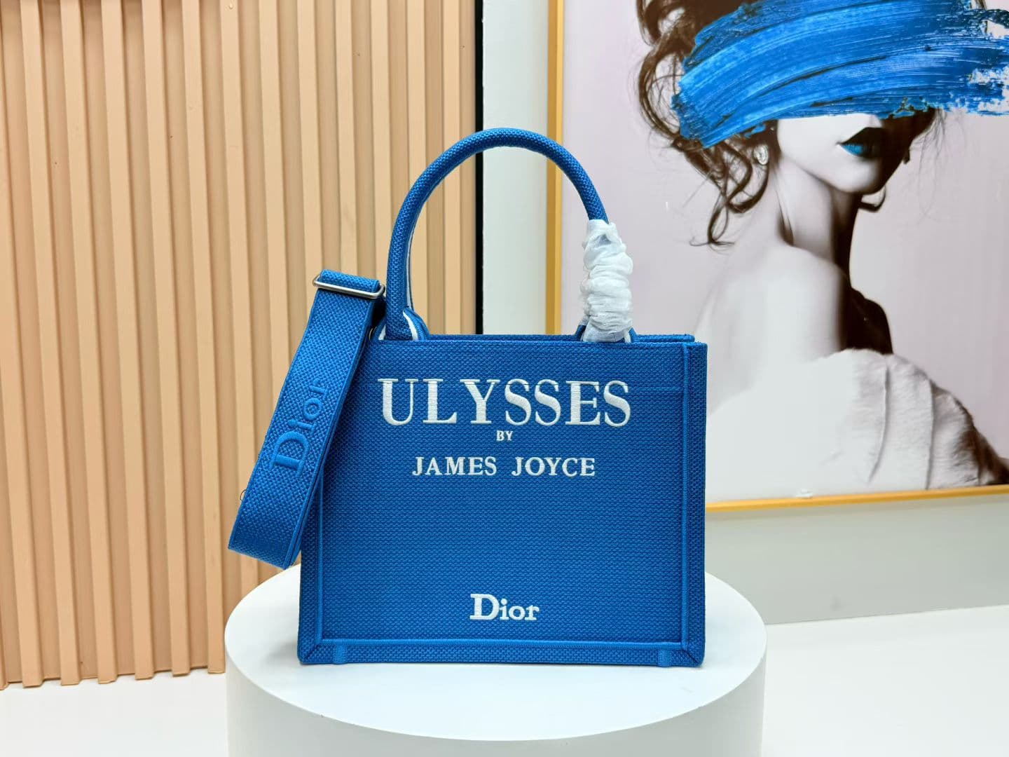 C1988 Details of Diore JWA’s new bags in the first season! The classic bags now have a modern touch. — image 1