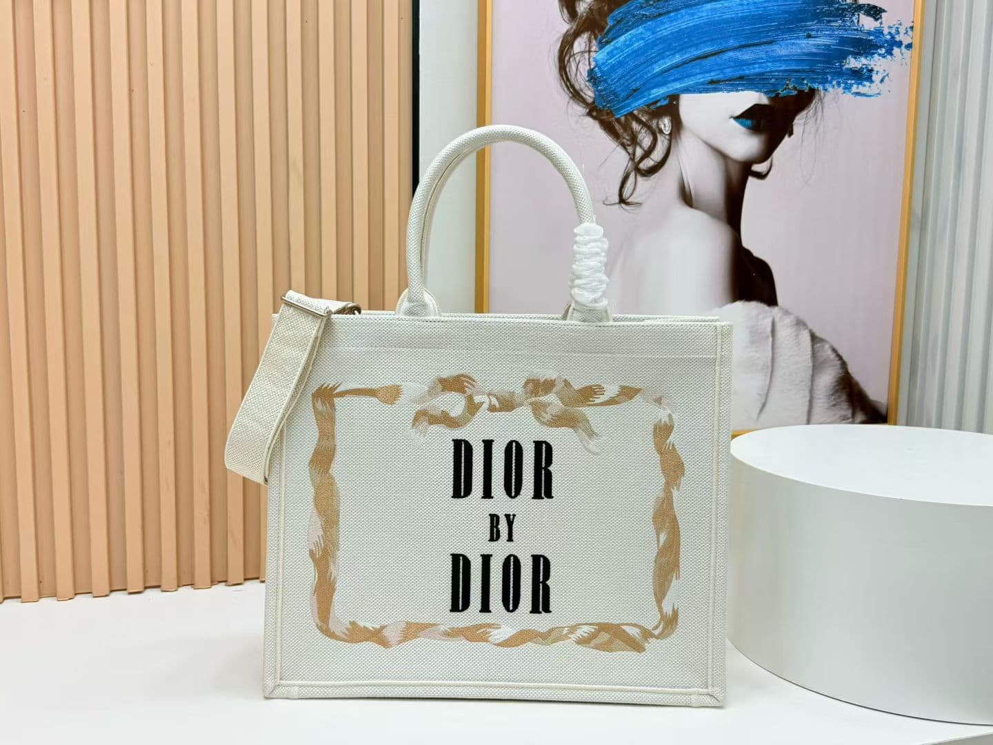 C1977 Details of Diore JWA’s new bags in the first season! The classic bags now have a modern feel. — image 1