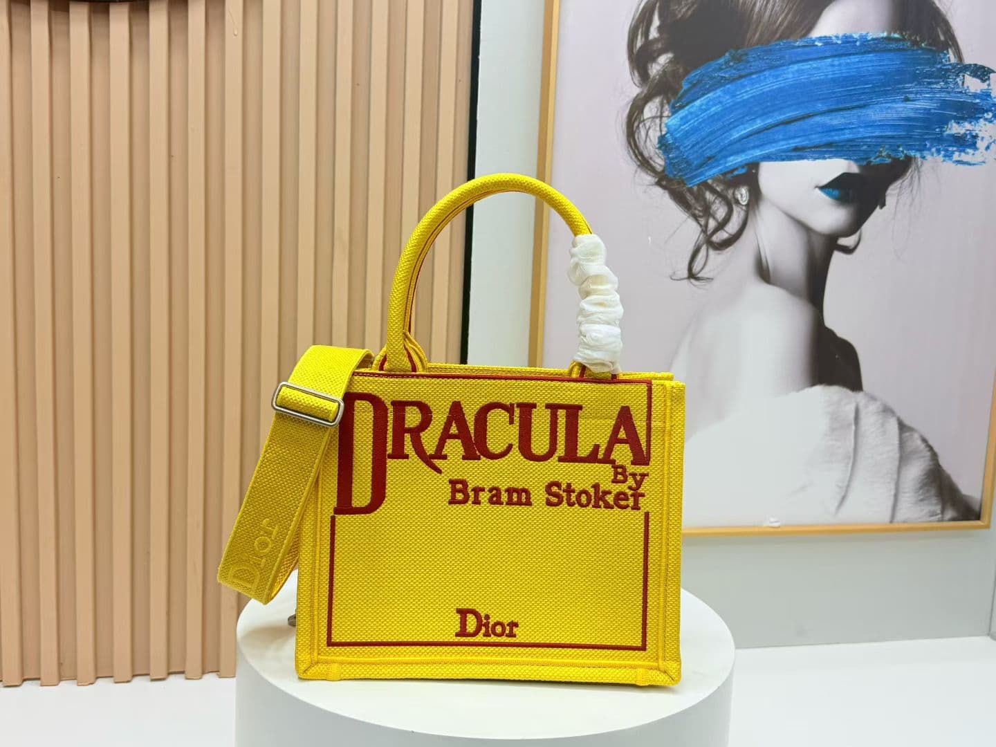 C1976 Details of Diô JWA’s new bags in the first season! The classic bags now have a modern touch. — image 1