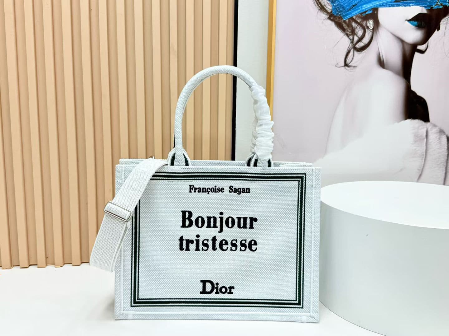 C1962 Details of Diore JWA’s new bags in the first season! The classic bags now have a modern twist. — image 1